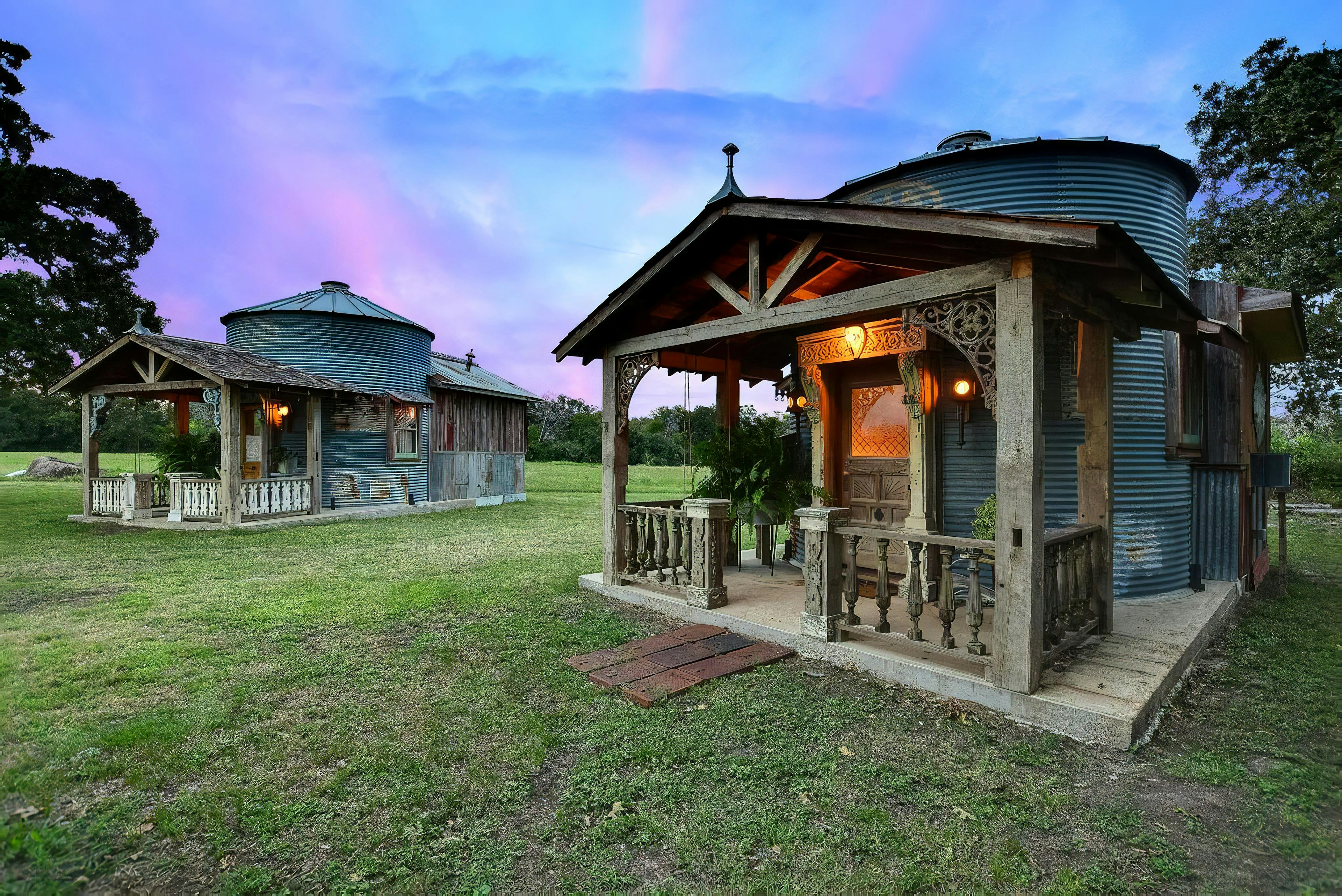 Vacation rental silos, Texas