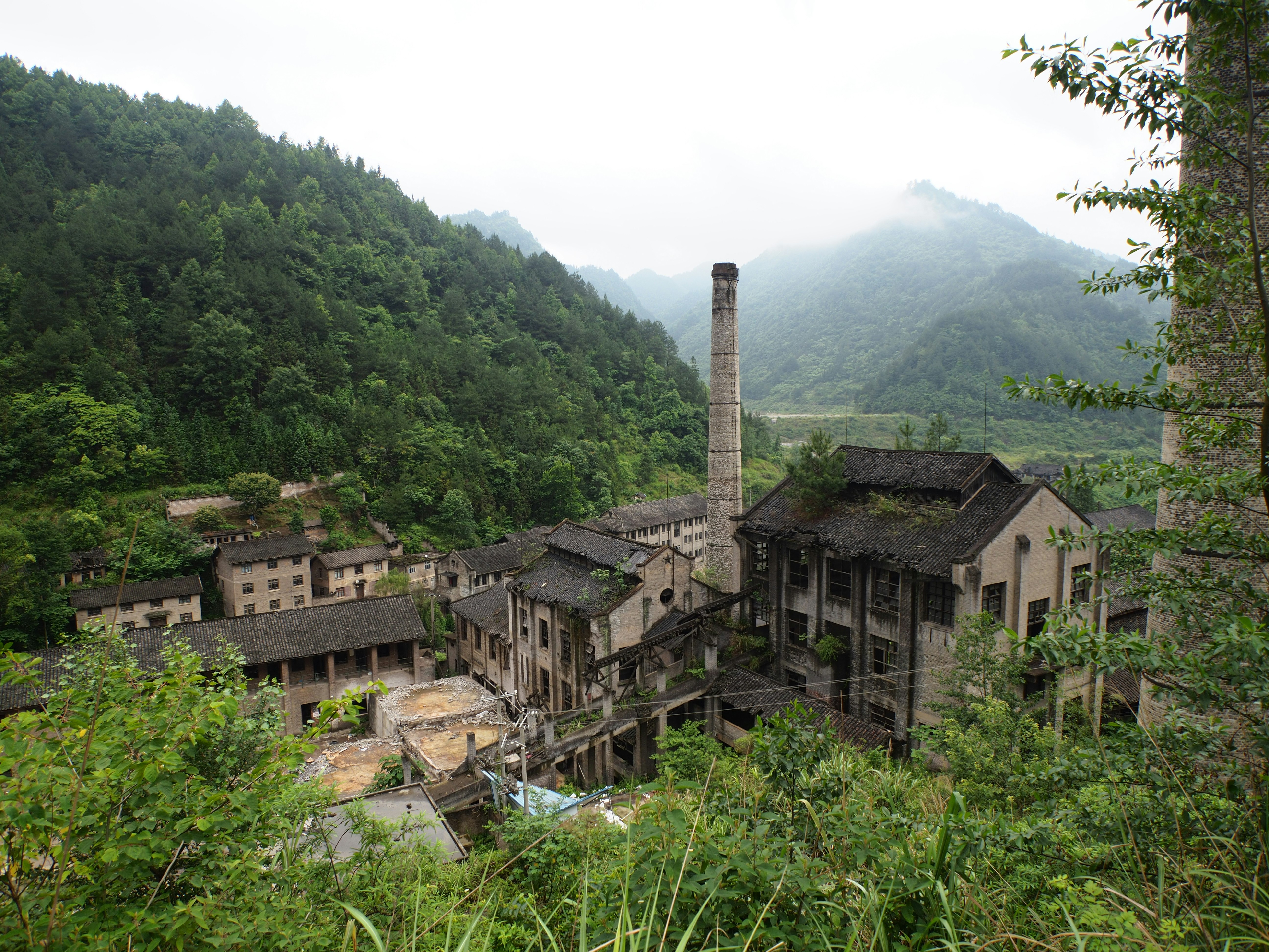 abandoned mining town.JPG