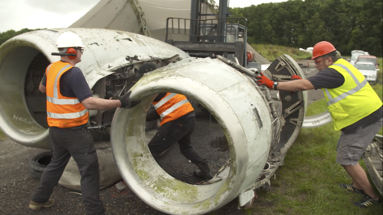 A picture of the nacelles being loaded up read to be carried to Steve's home