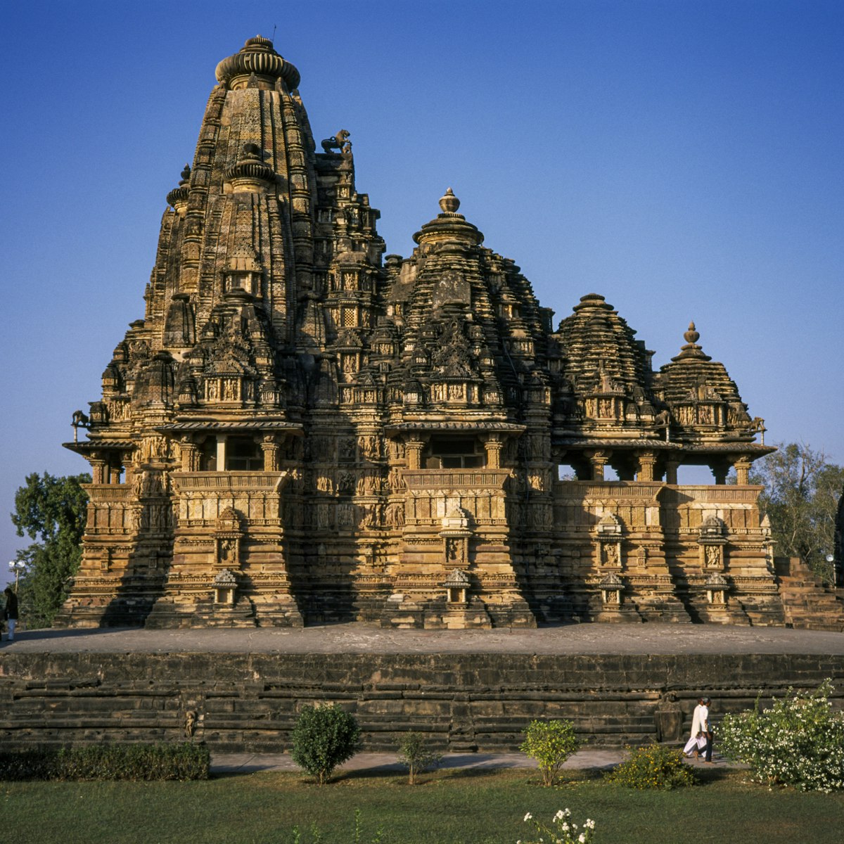 India, Madhya Pradesh, Khajuraho, Vishvanath Temple dating from the 10th Century. (Photo by: Eye Ubiquitous/Universal Images Group via Getty Images)