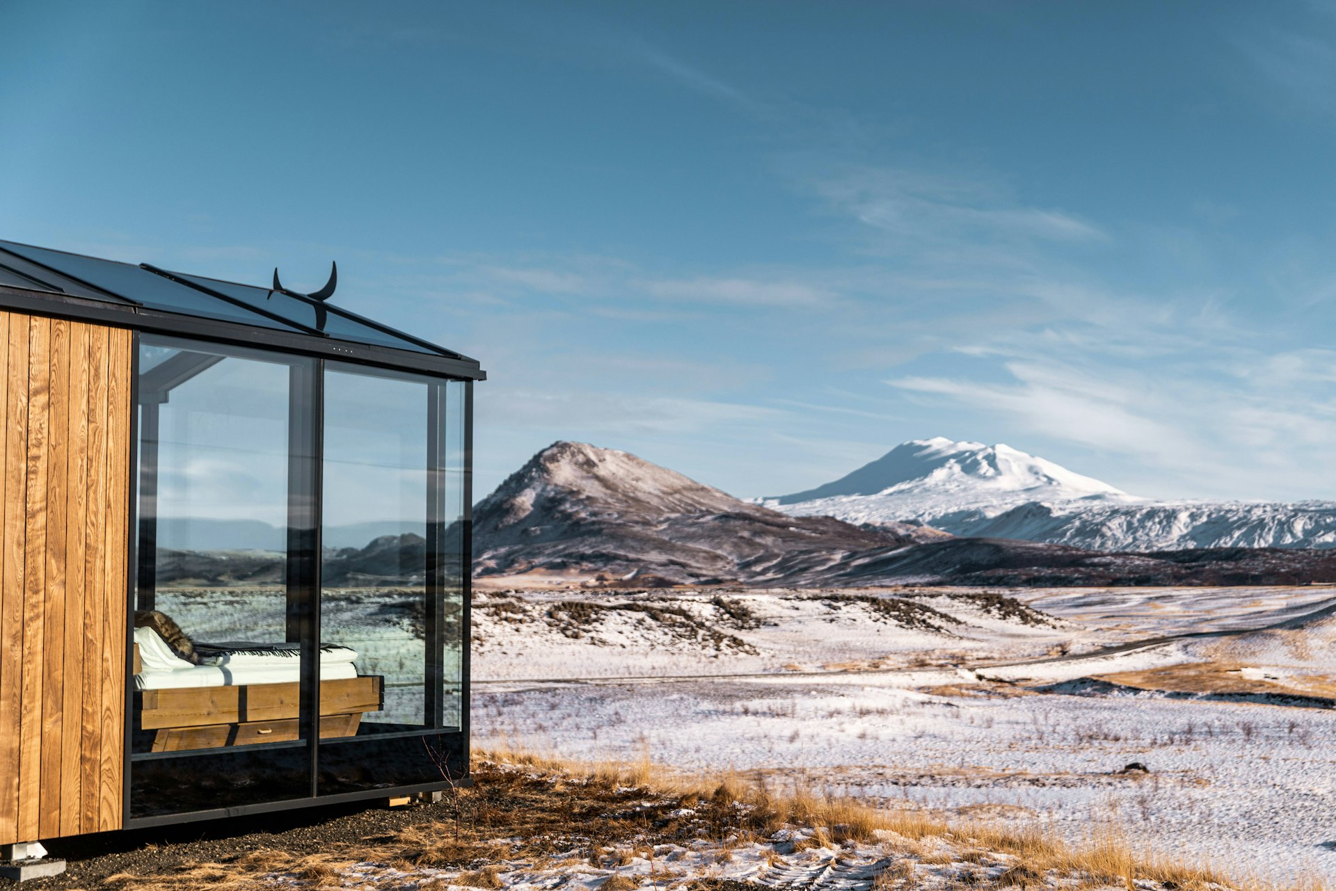 A picture of the Glass Lodge in the Icelandic countryside