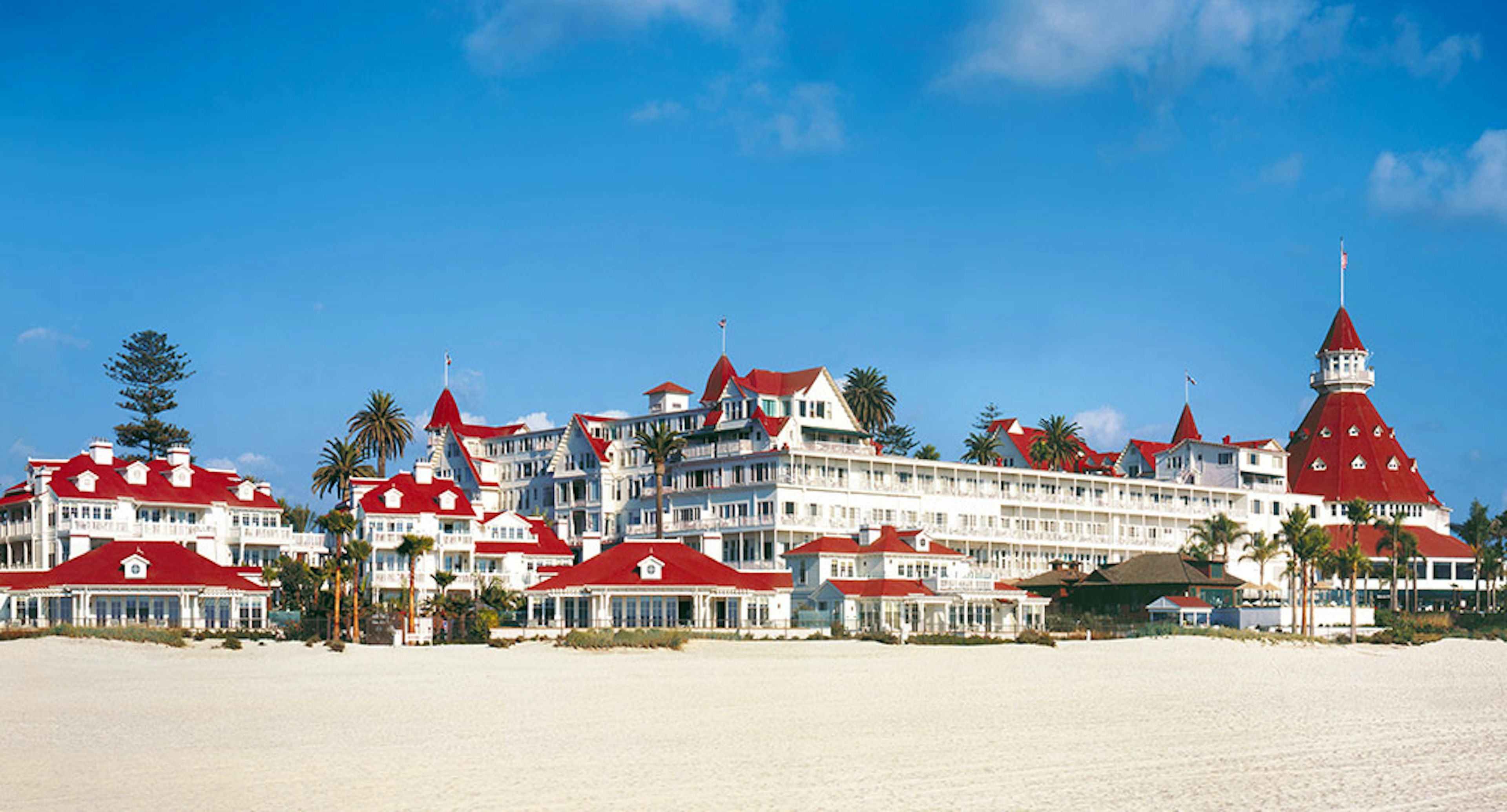 hotel-del-coronado-property-beach-panoramic-turret-08-mwilson-lr.jpg