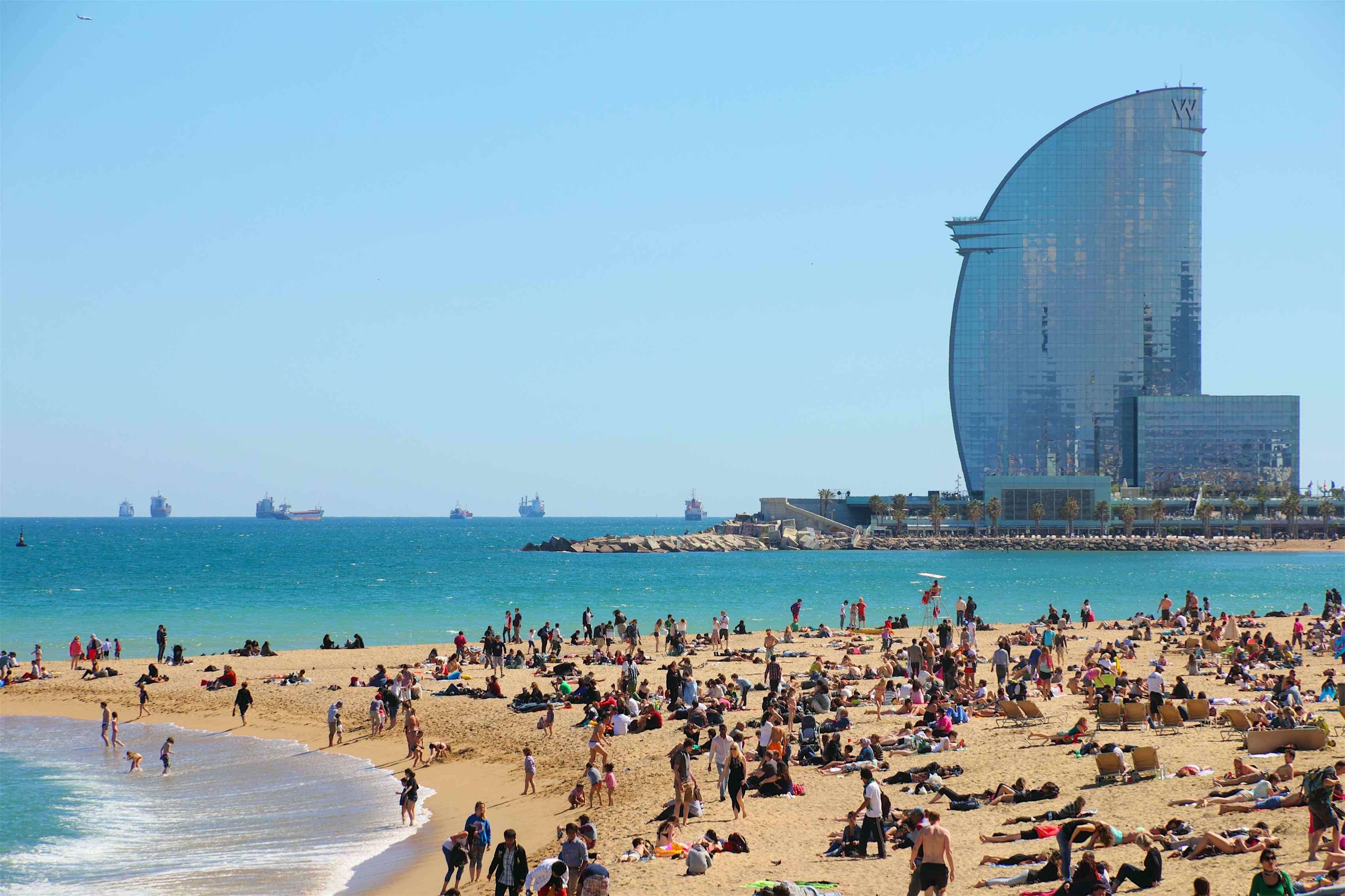 barcelona tourist beaches