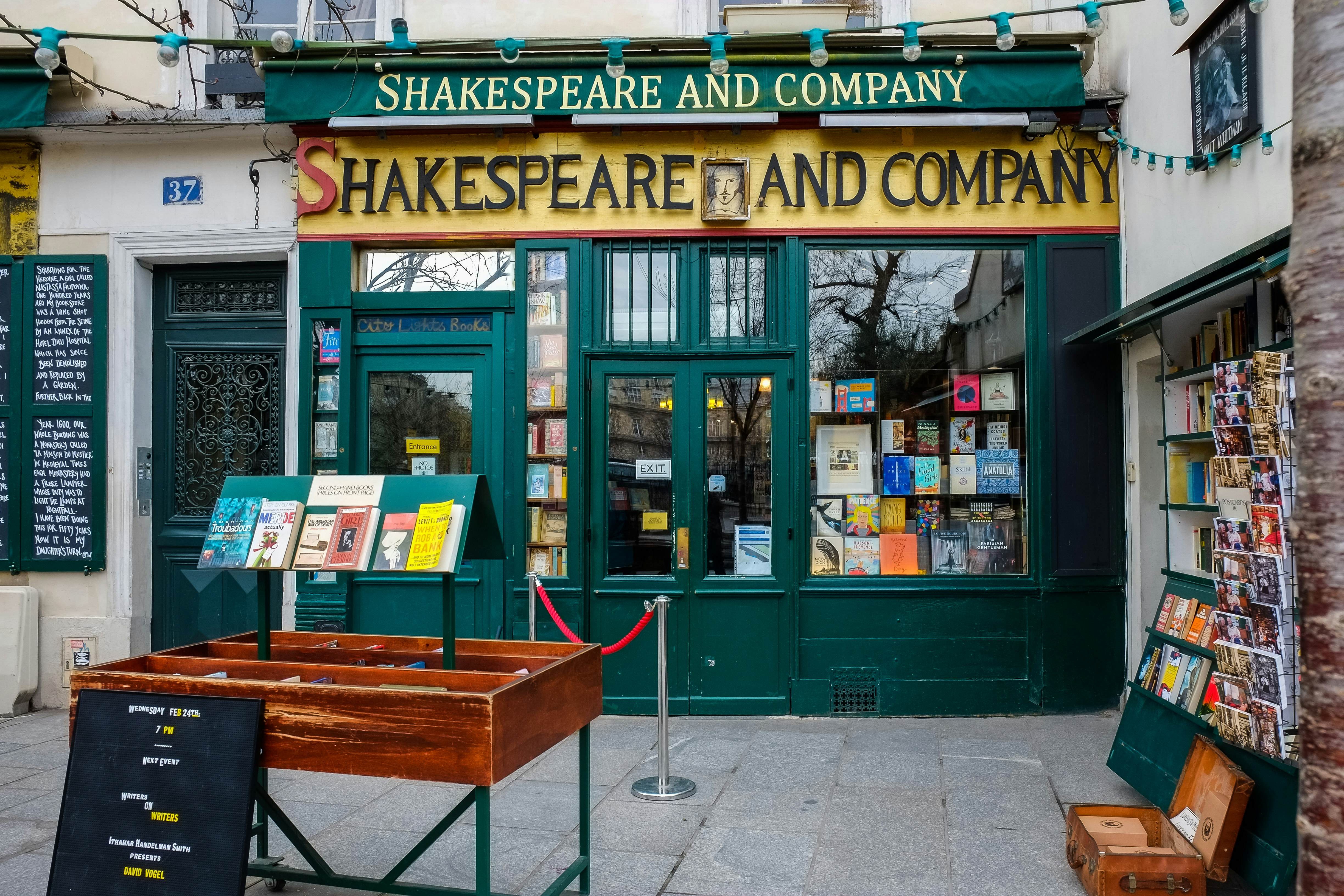 Personal Stories from Shakespeare and Company, Paris's Beloved  English-Language Bookstore