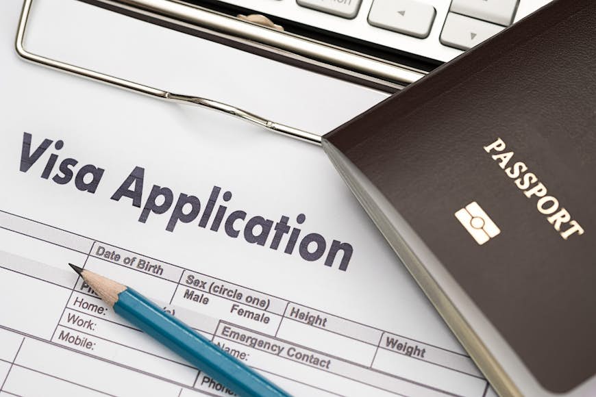 shutterstock_1040286640 visa.jpg