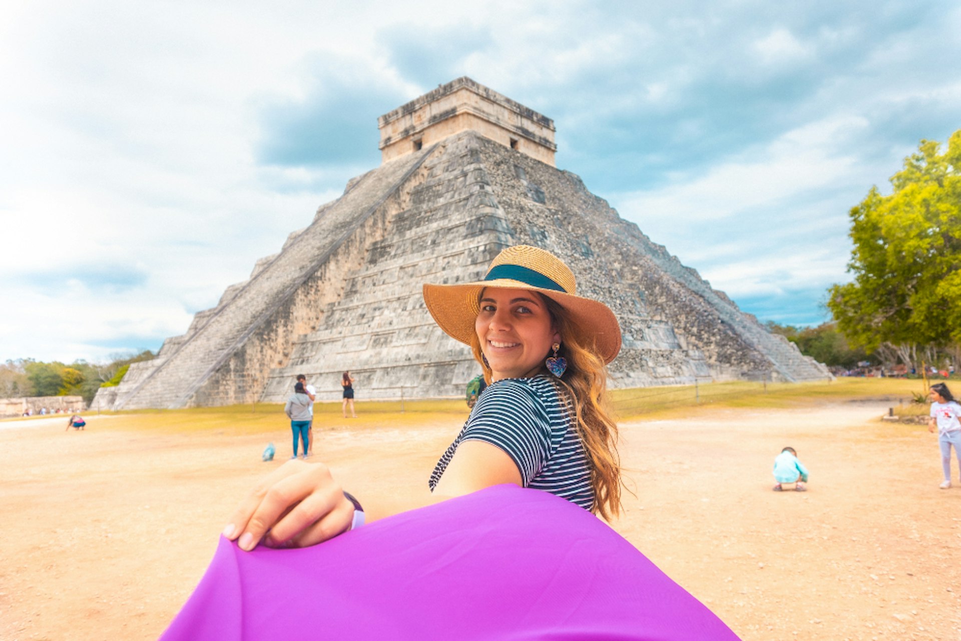 Jazmin Harb posing in front of a monument