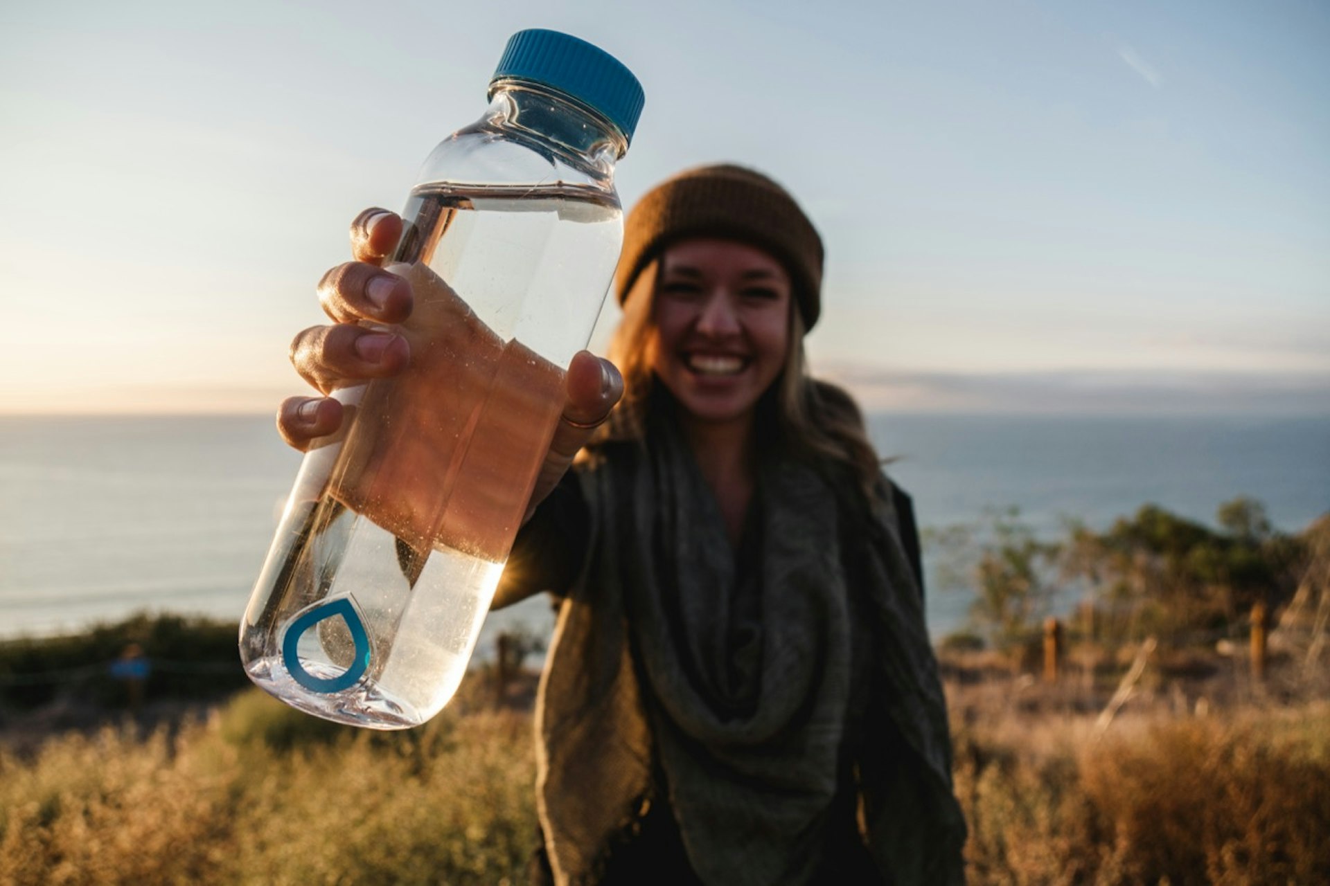 This water bottle donates the cost of a cup of water every time you refill and scan it.