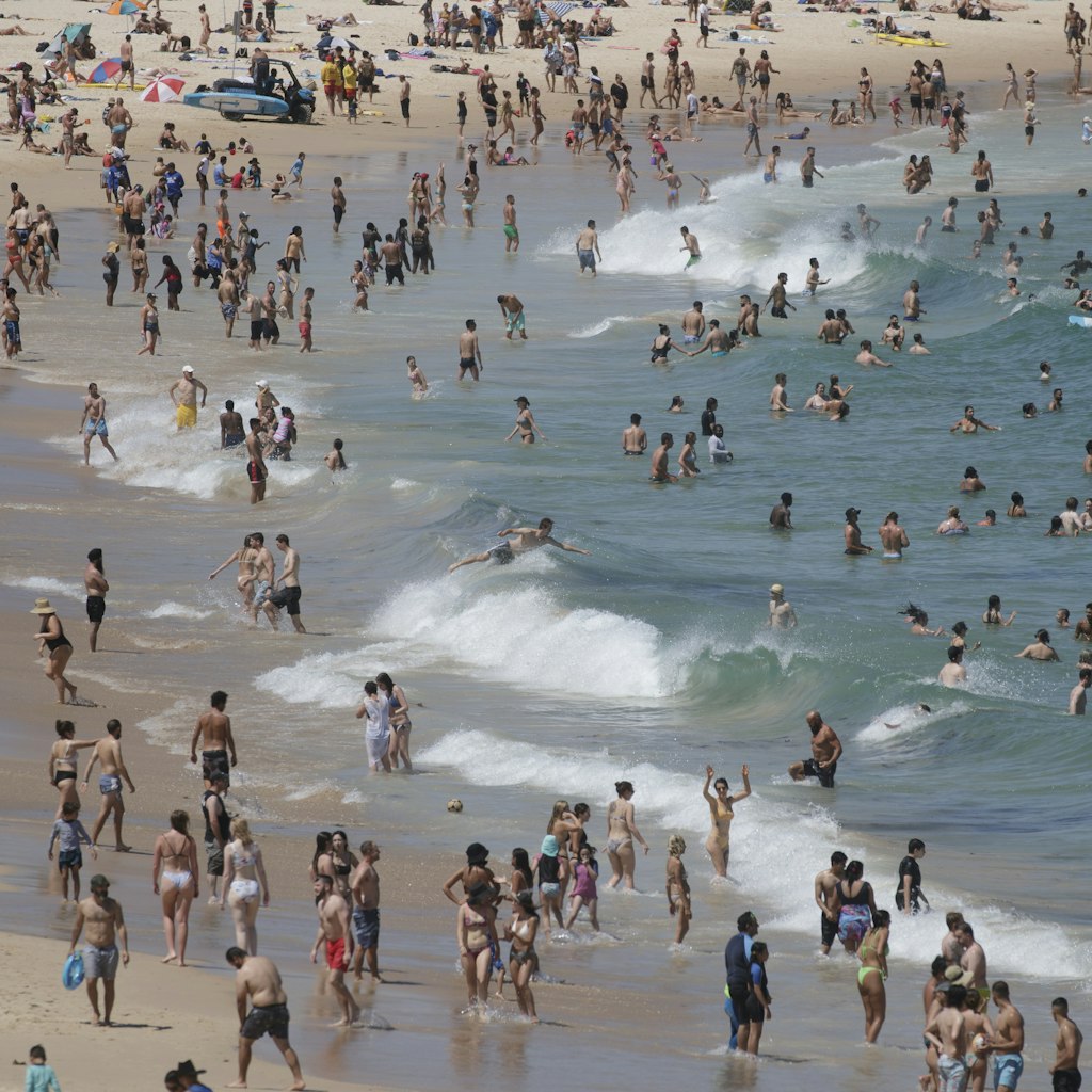 SYDNEY, AUSTRALIA - NOVEMBER 28: A general view as people gather at Bondi beach on November 28, 2020 in Sydney, Australia. The Bureau of Meteorology has forecast heatwave conditions in NSW this weekend, with temperatures expected to exceed 40 degrees across the state. (Photo by Brook Mitchell/Getty Images)