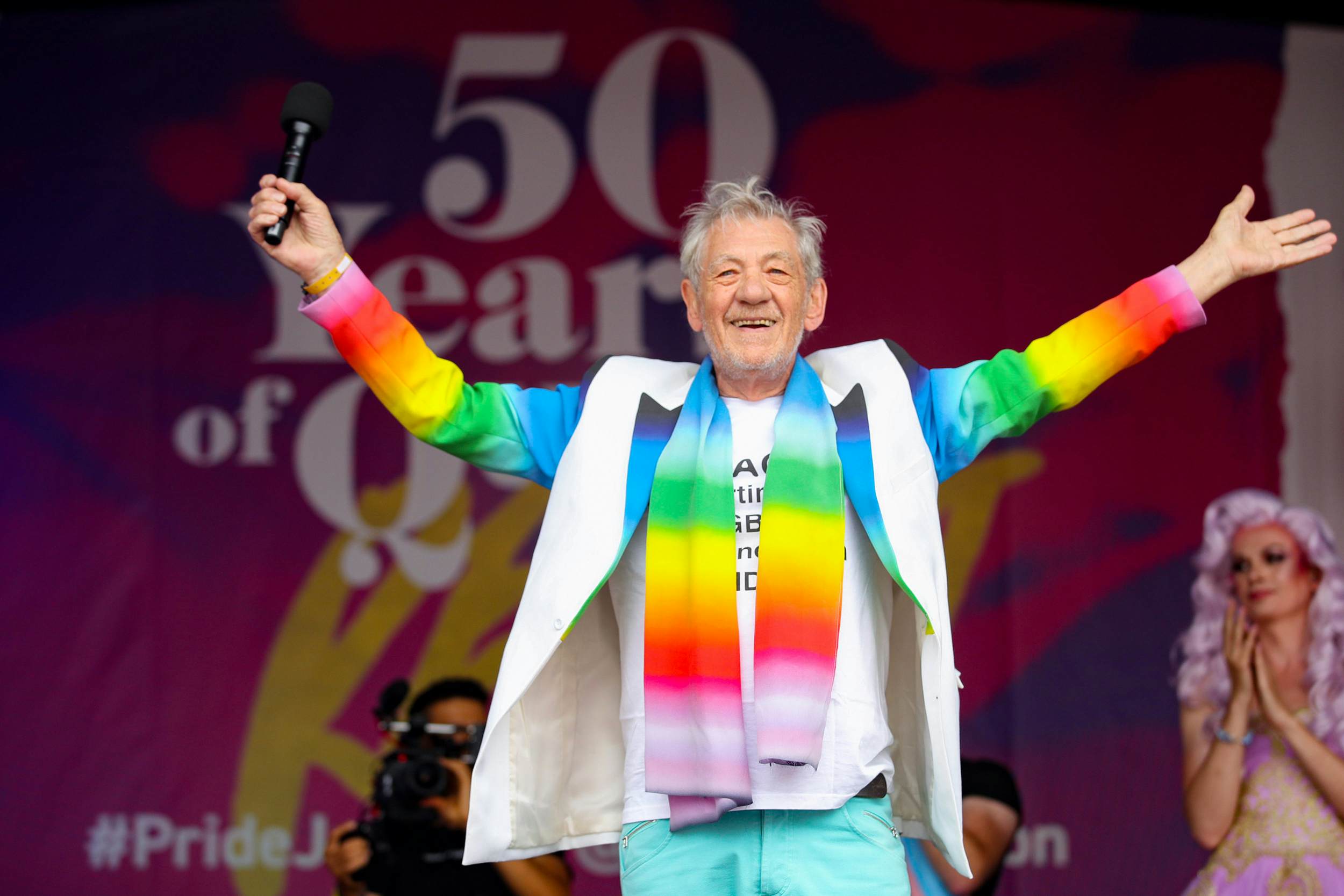 Sir Ian McKellen CBE – Talk Art – Podcast – Podtail