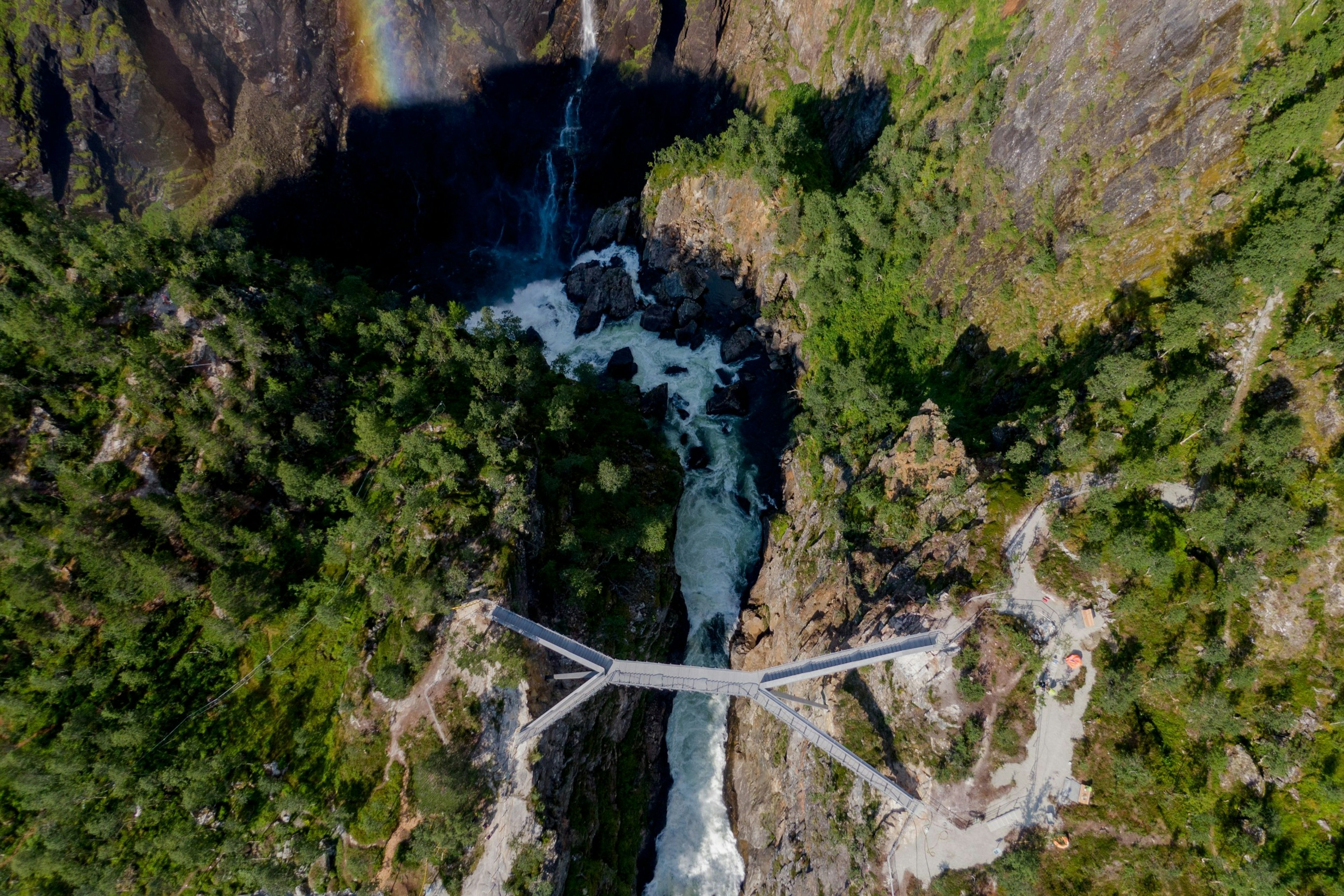 Voringsfossen bridge 2.jpg