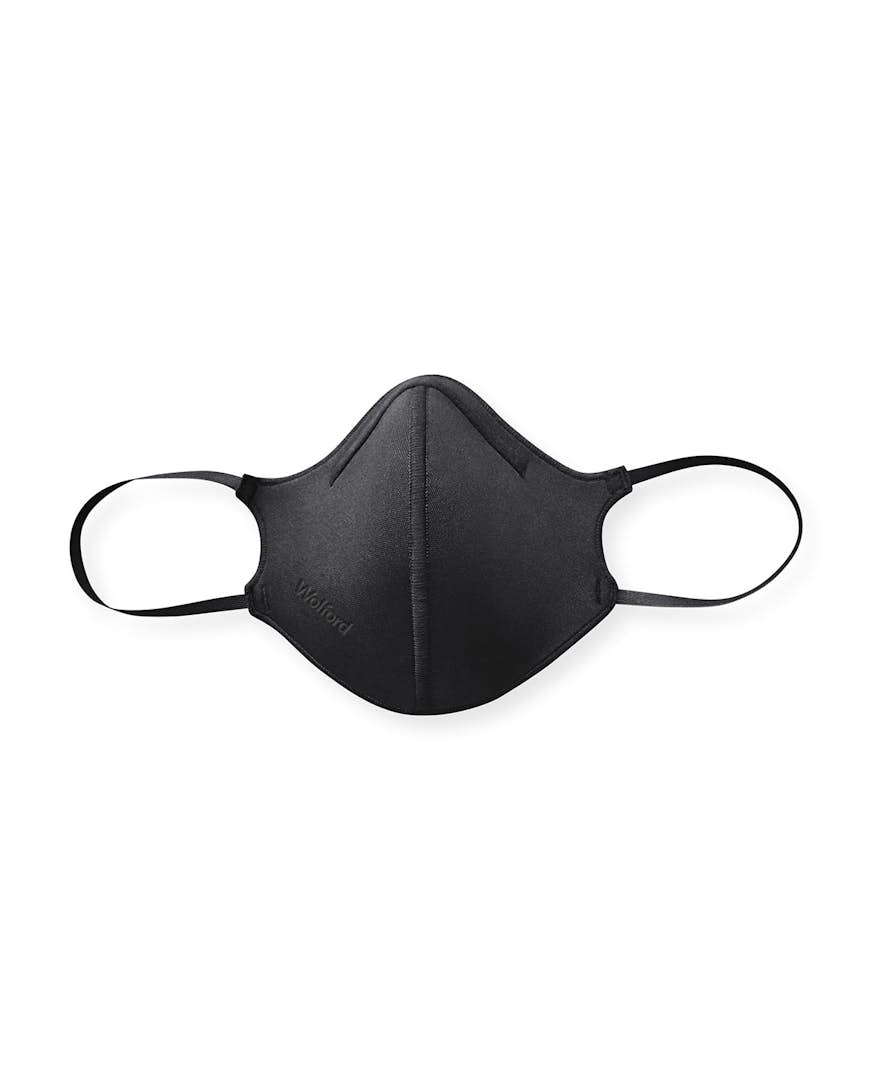 En svart mask med elastiska öronöglor