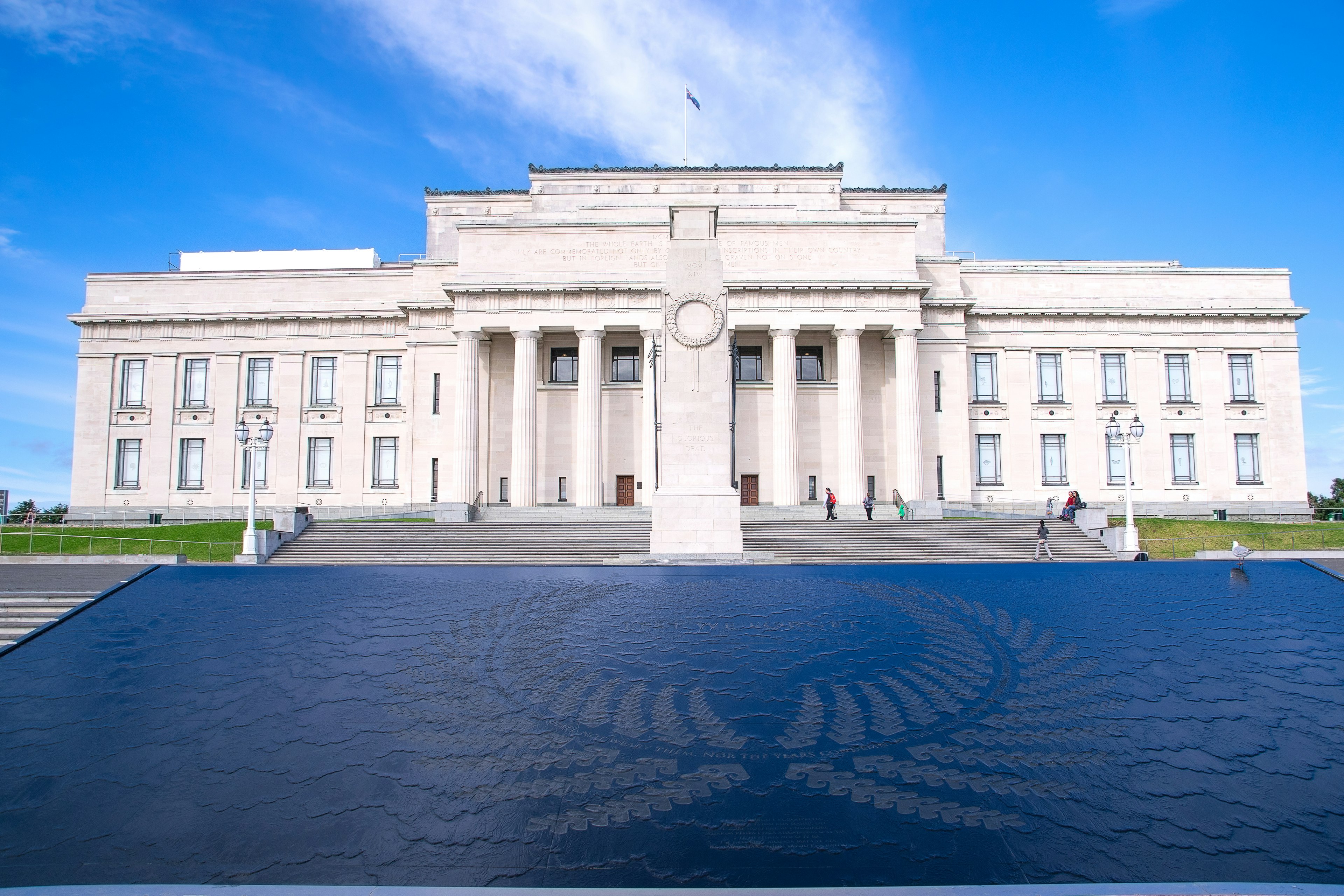 The exterior of the neo-classicist War Memorial Museum