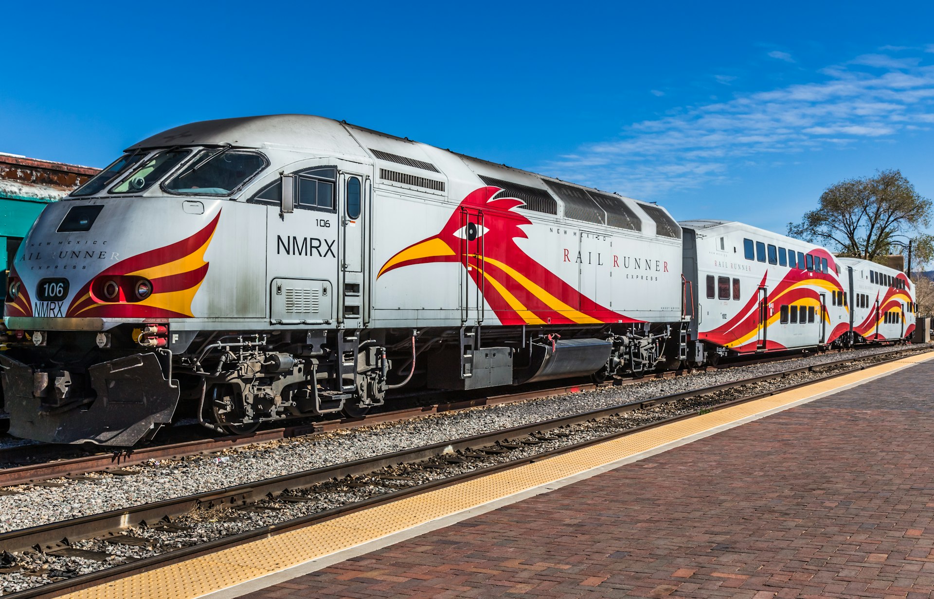 A locomotive decorated with the image of the road runner 