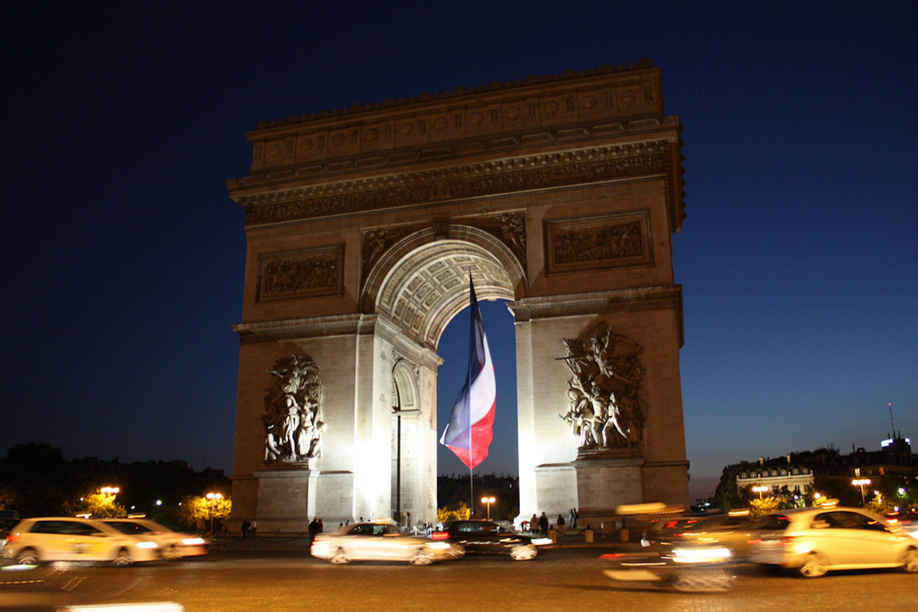 BT-arc-de-triomphe-paris-07201408-122904.jpg