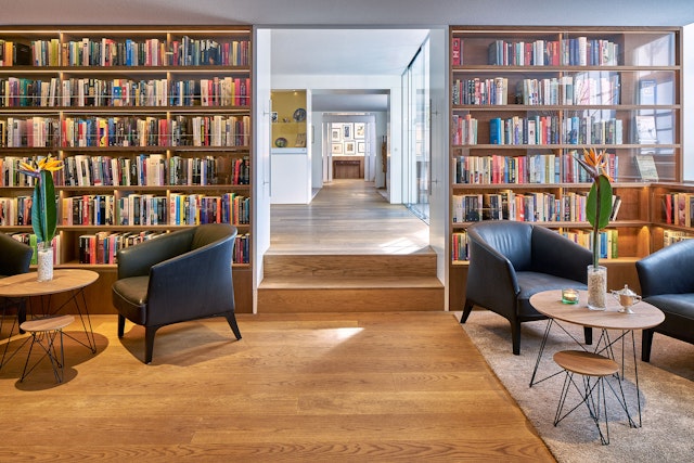 The hotel's 'library bar' boasts its very own librarian © Ambassade Hotel