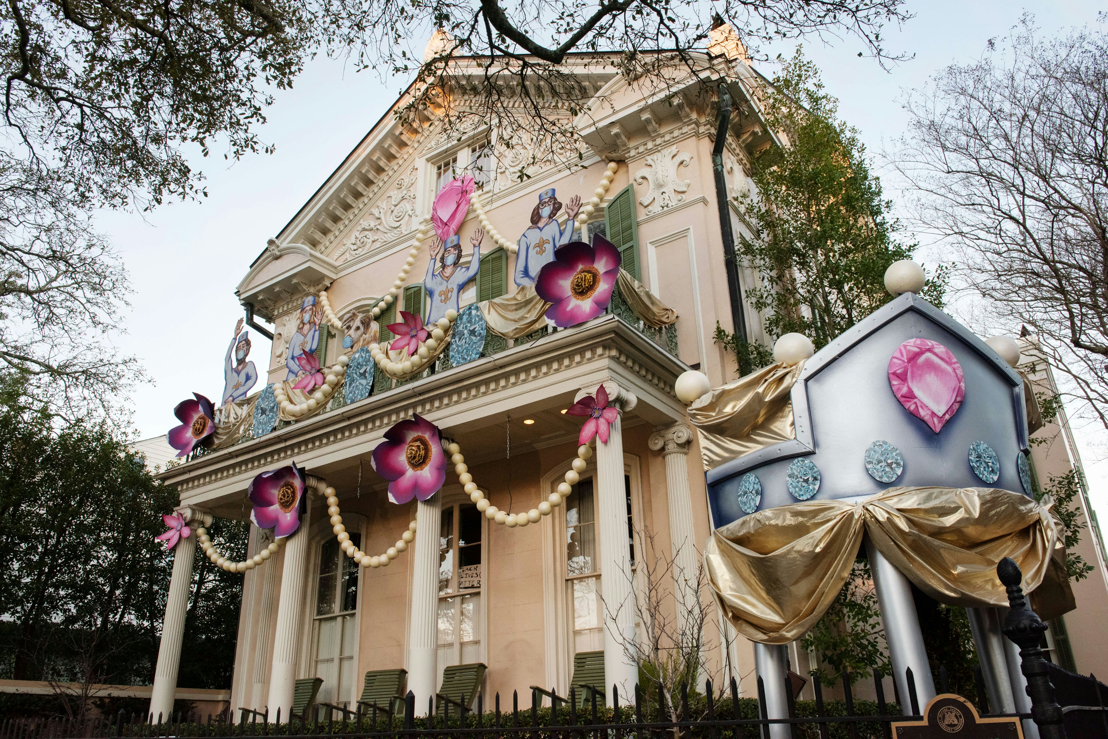 A home decorated to look like a parade float honoring healthcare workers