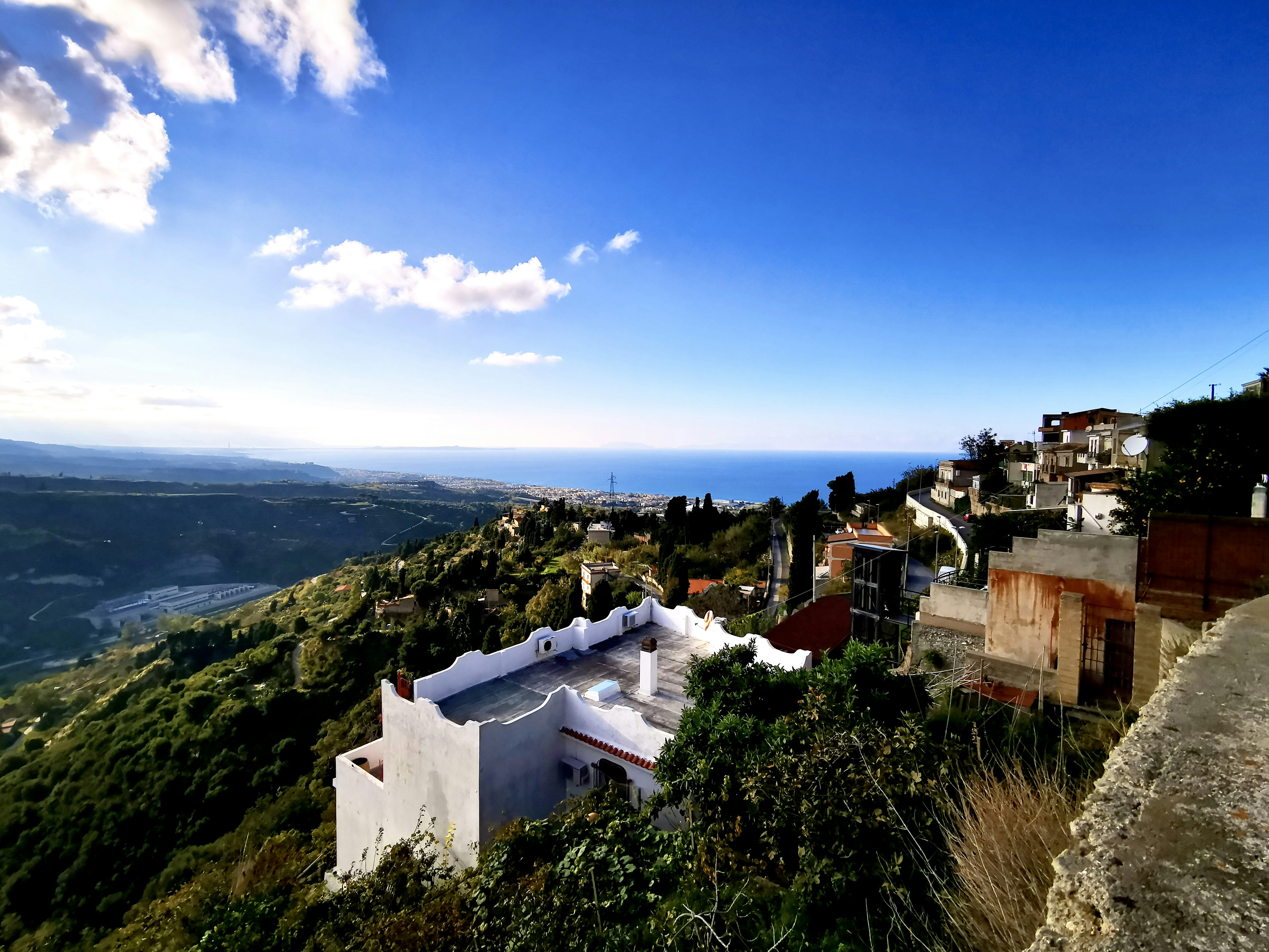 panoramic sea view from the hilly countryside where Gesso and Castanea delle Furie are located c silvia.jpg