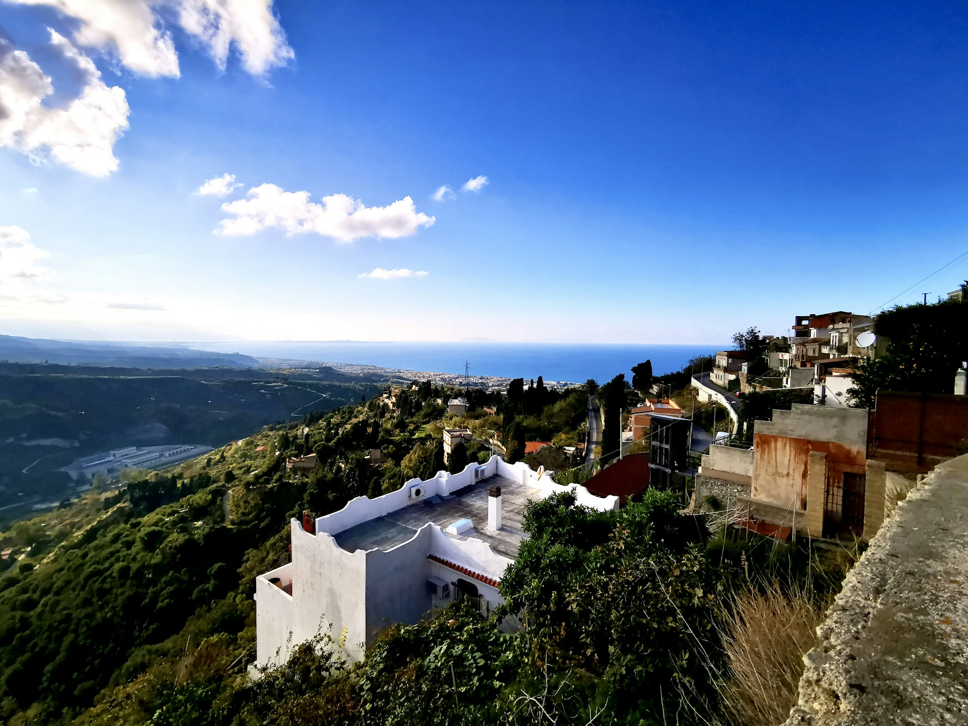 panoramic sea view from the hilly countryside where Gesso and Castanea delle Furie are located c silvia.jpg