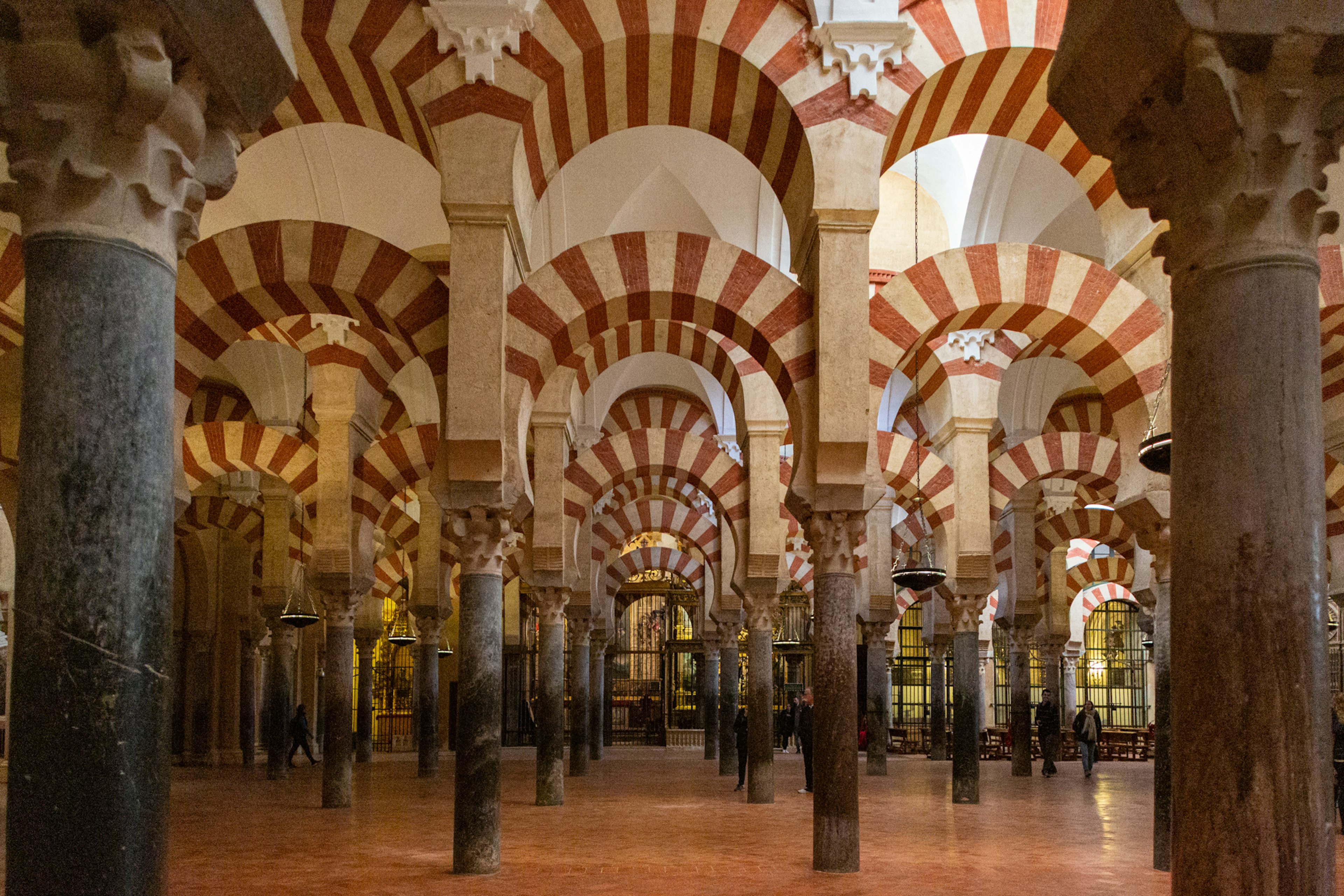 Double-tiered arches in the original section of the mosque