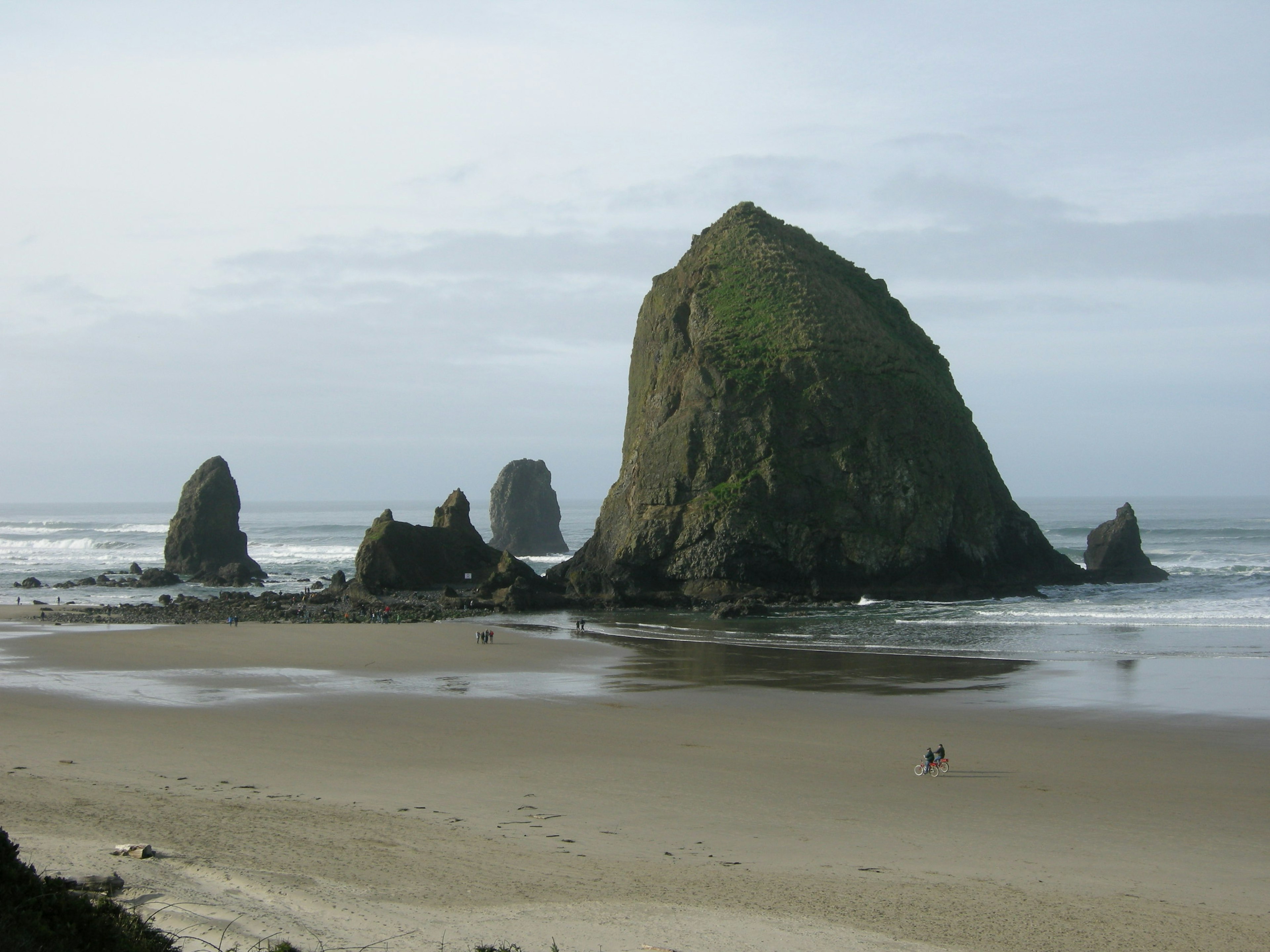 BTlow-tide-cannon-beach-or-07201413-050424.jpg