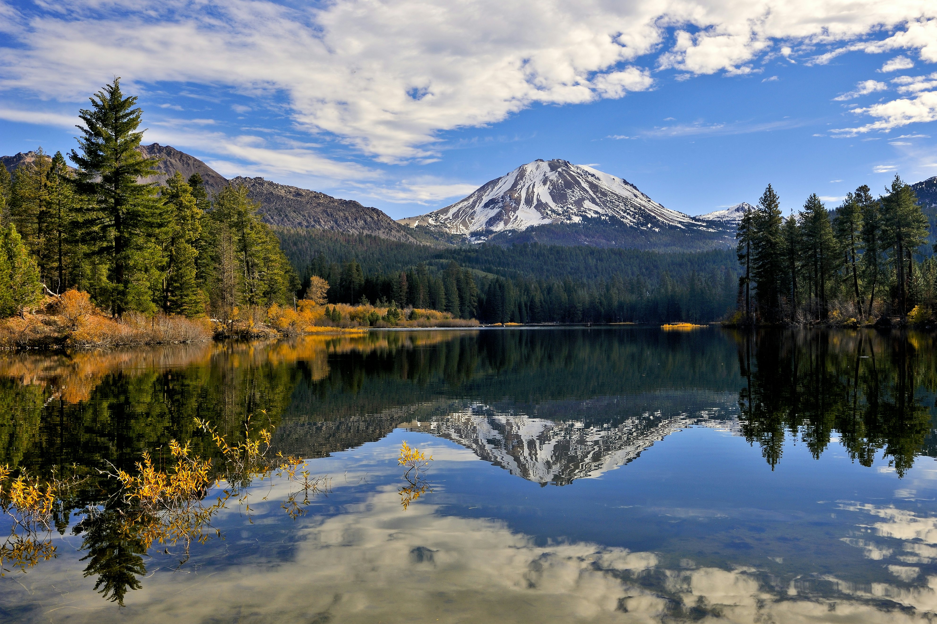 Manzanita Lake during autumn in Lassen Volcanic National Park.