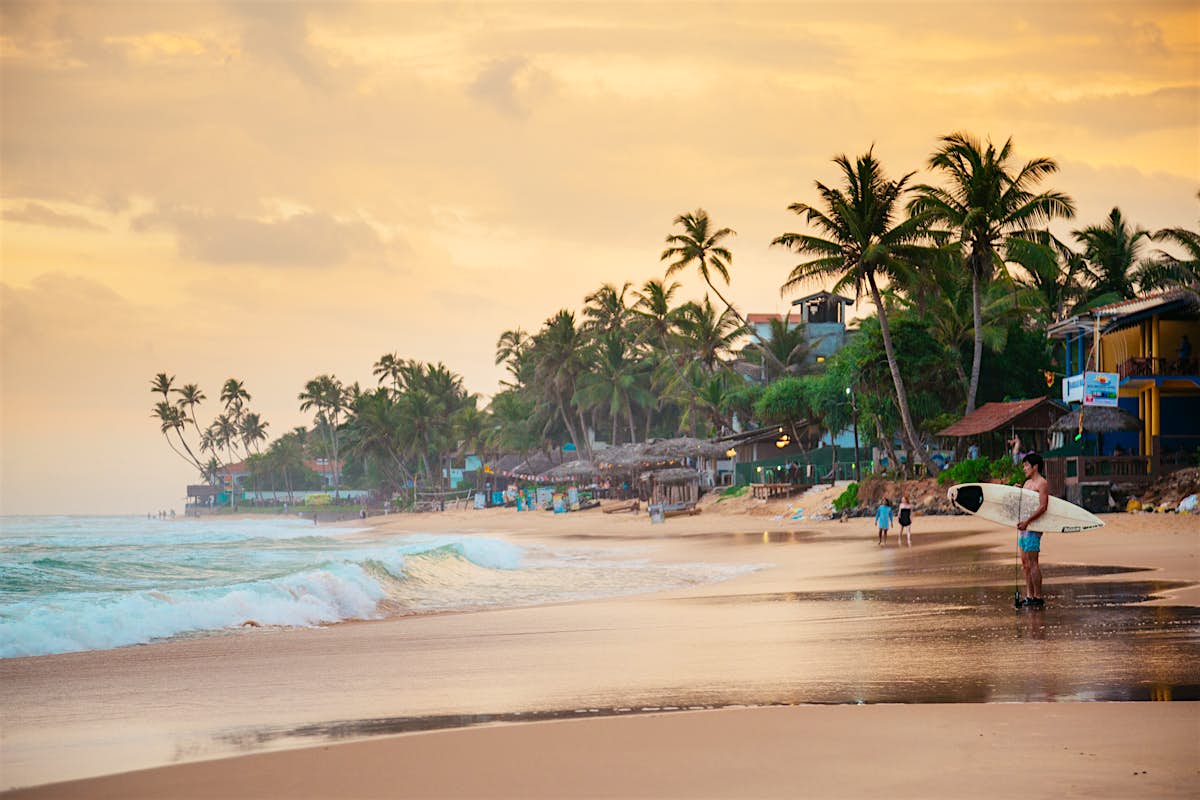 Пляж Наригама Шри Ланка. Пляж Хиккадува Шри Ланка. Hikkaduwa Beach Шри Ланка. Пляж Мирисса Шри Ланка.