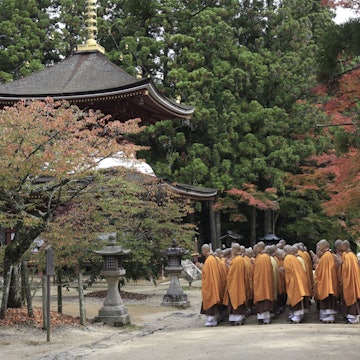 Kinki_Spiritual_monks.jpg