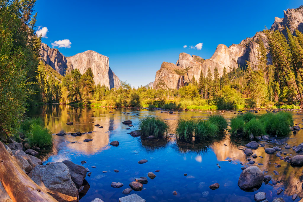 Valley view in Yosemite National Park Valley view in Yosemite National Park