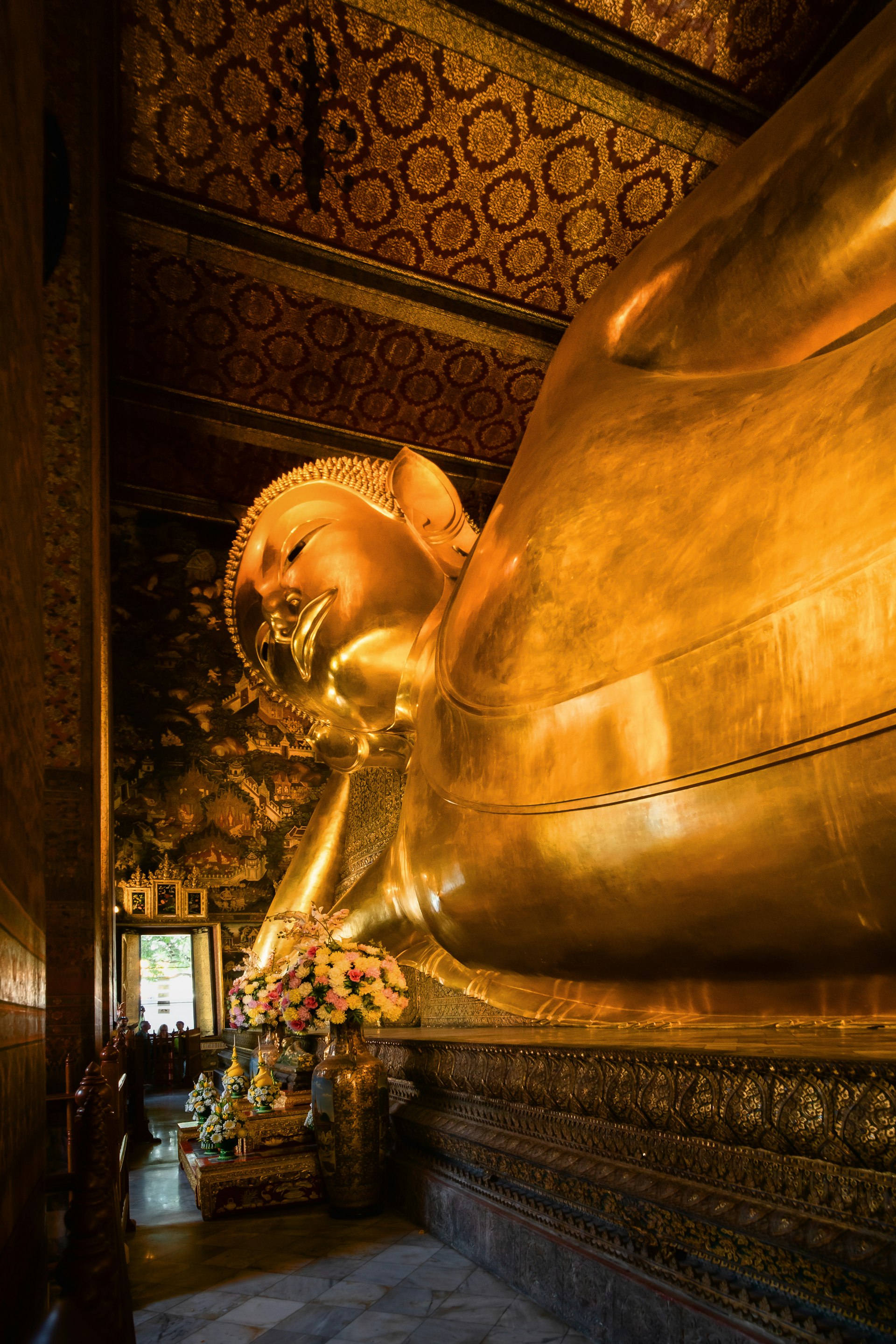 Golden reclining Buddha statue at Wat Pho in Bangkok