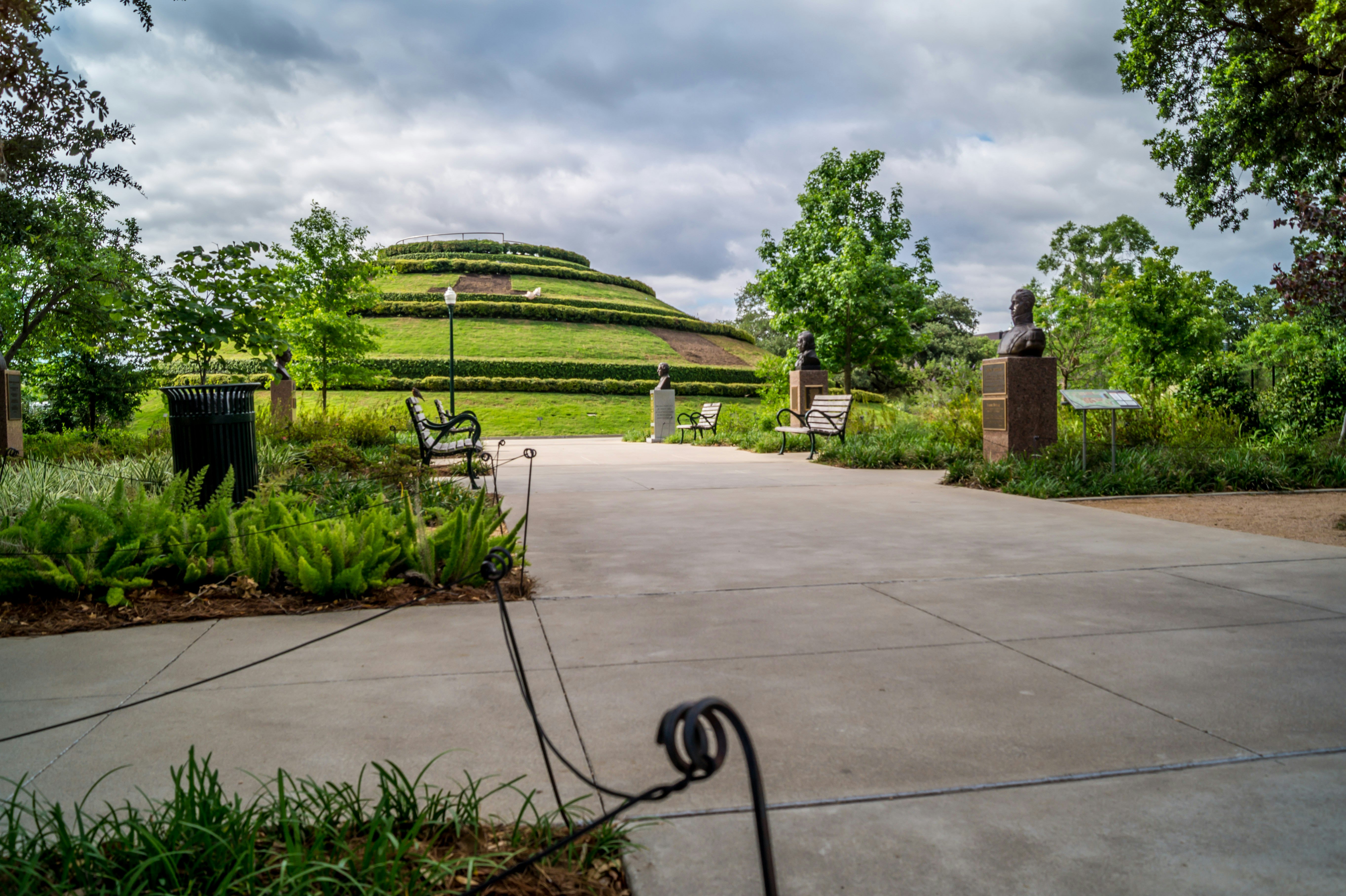 A path at McGovern Centennial Gardens in Houston. ©Jesse Stephens/Shutterstock