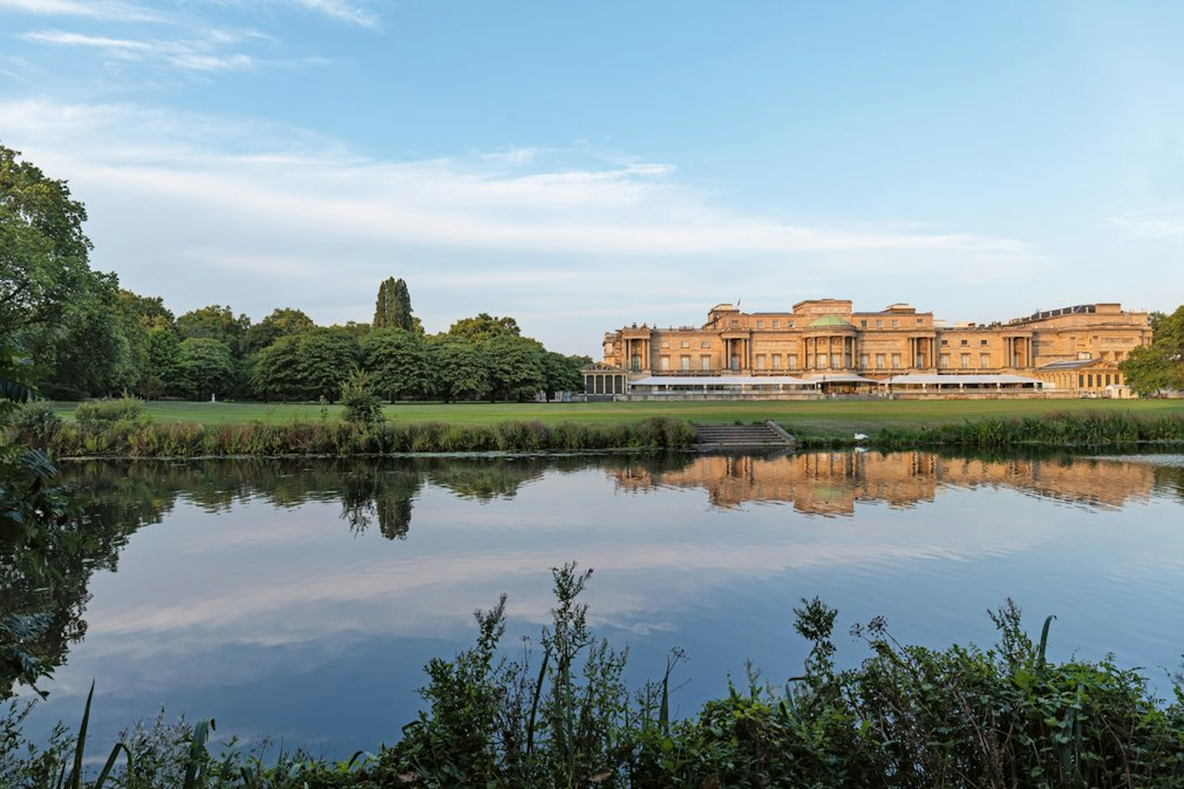 The gardens at Buckingham Palace in London