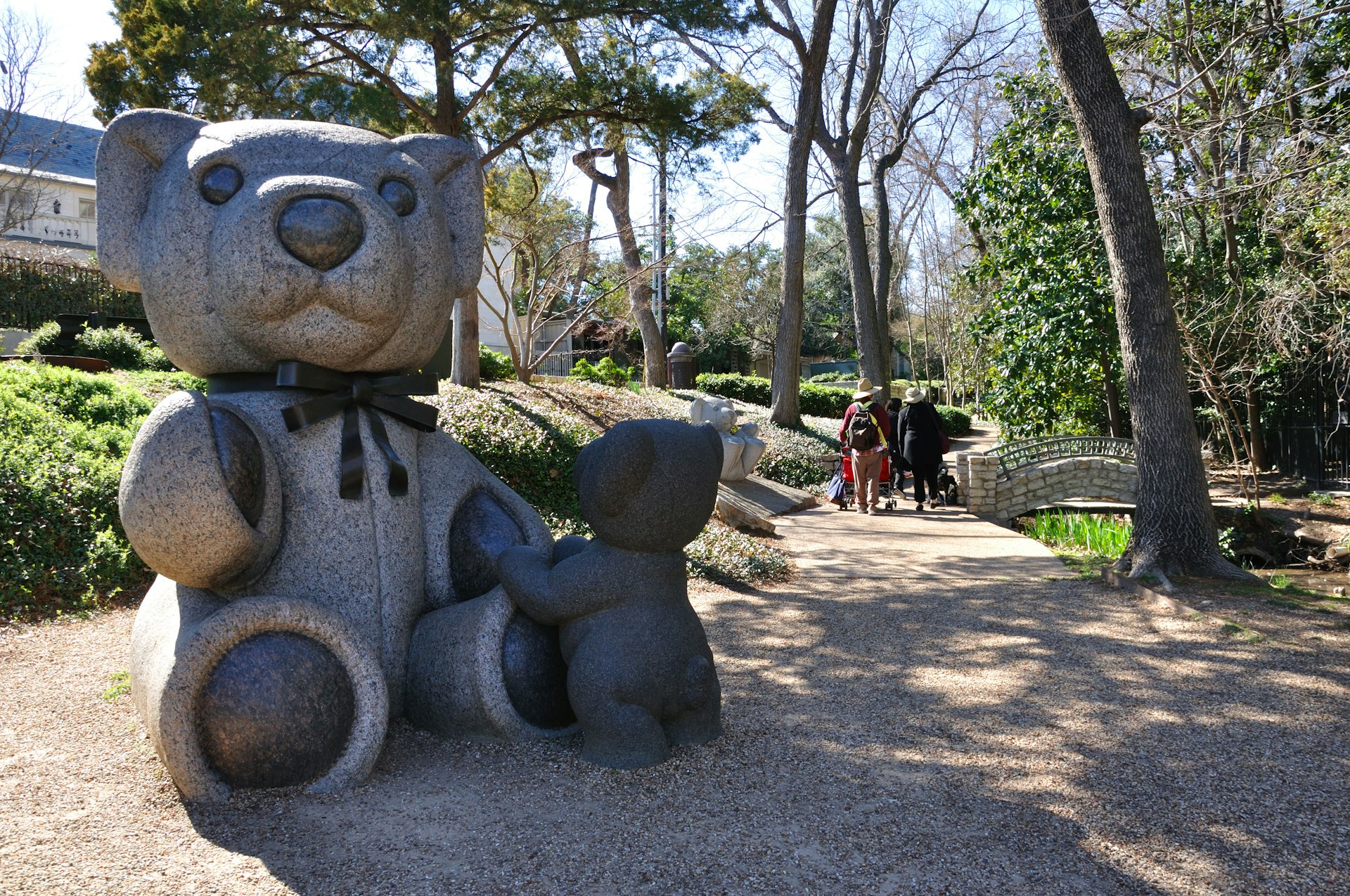 Sculpture of a Teddy bear (author J.T. Williams) in Highland Park, Dallas, Texas, USA