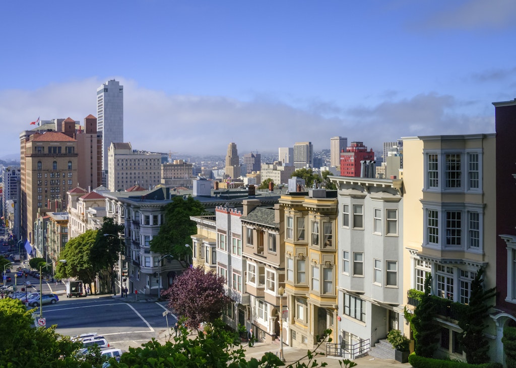 South facing view from the top of Mason Street at California Street, Nob Hill neighborhood