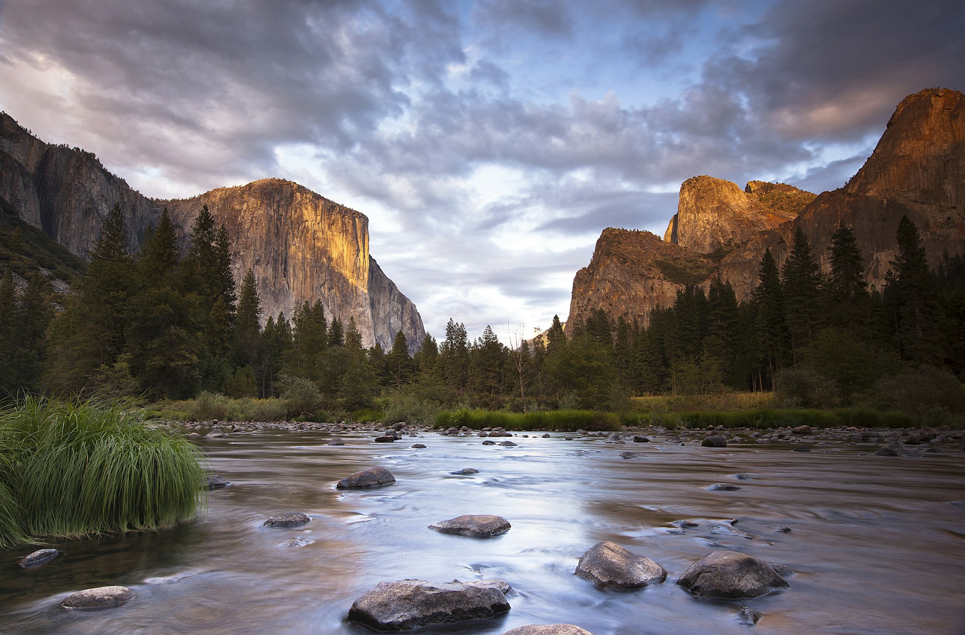 El Capitan rock formation at sunset in Yosemite National Park, California, USA