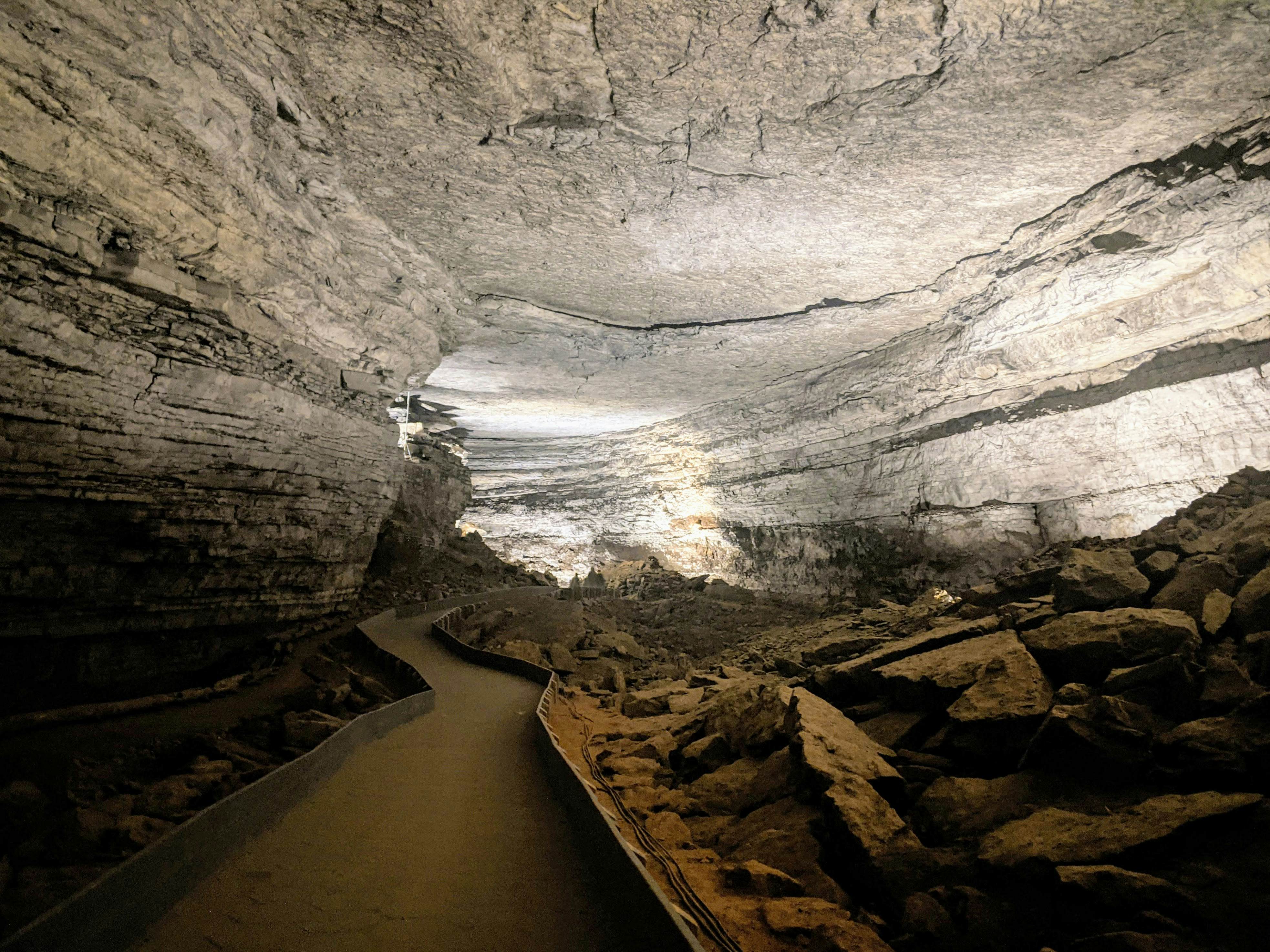 The Complete Guide To Mammoth Cave National Park Lonely Planet   PXL 20210410 144338443.NIGHT 