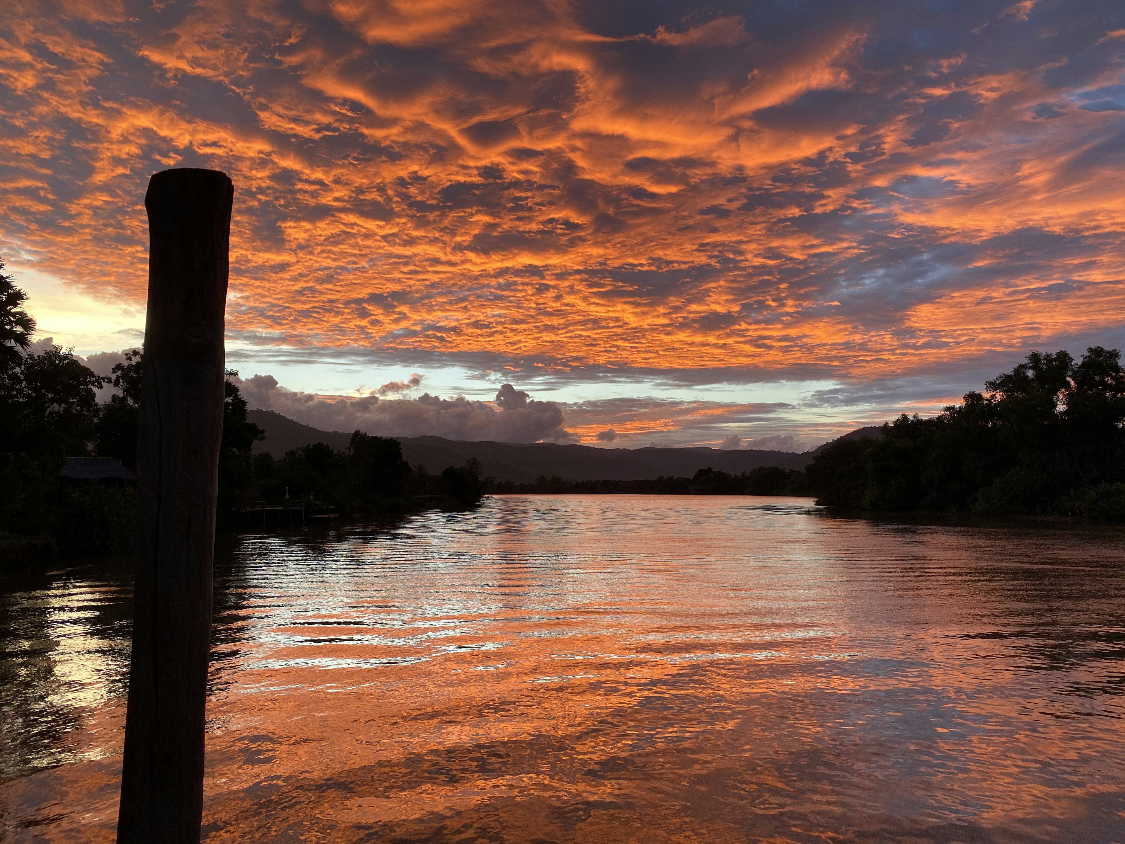 Sunset Over the Kompong Bay River in Kampot.jpeg