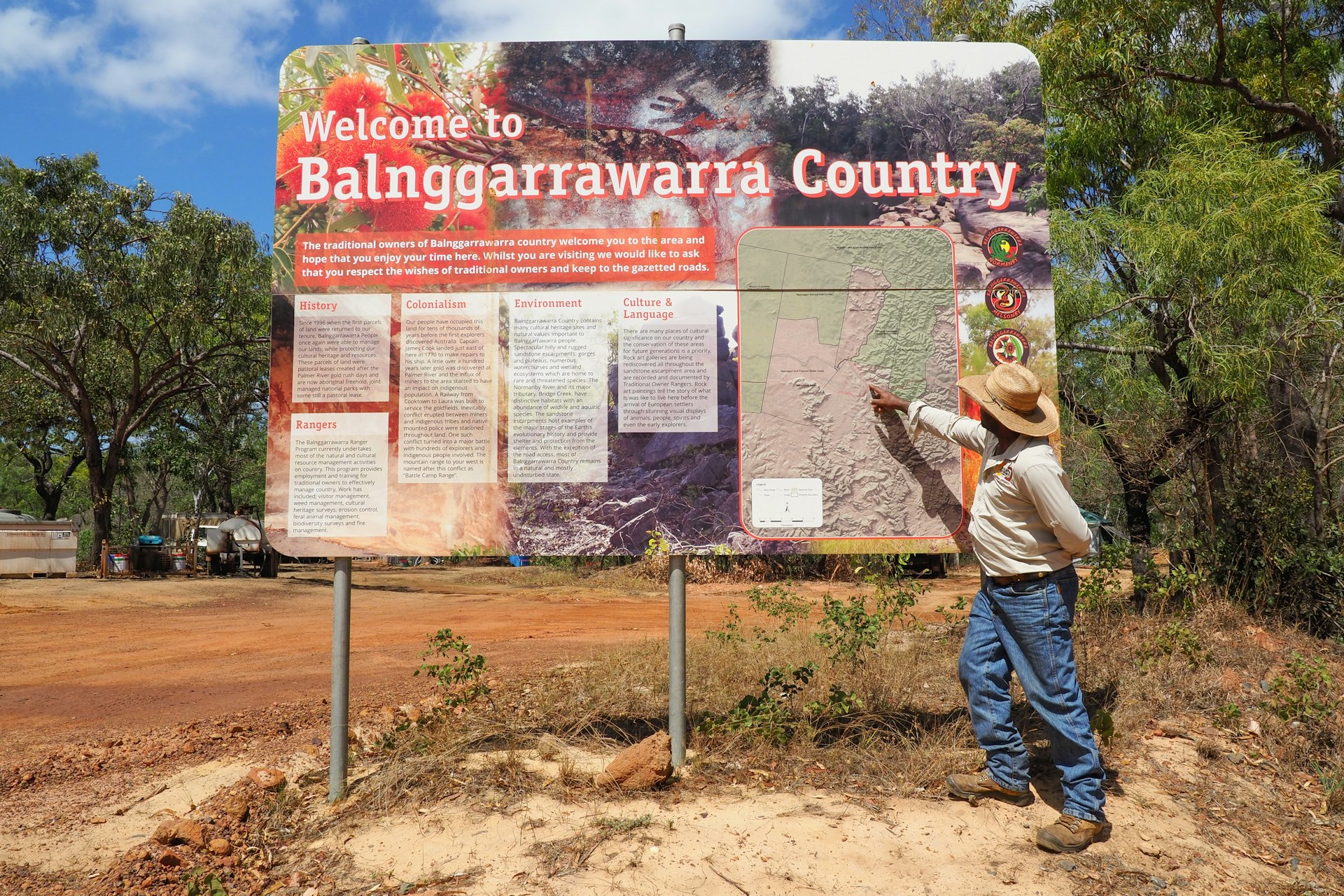 Vince Harrigan welcomes guests to Balnggarrawarra Country.