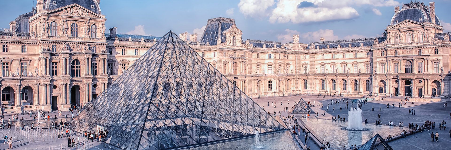 September 2016 - Paris, France- Le Louvre museum in daytime