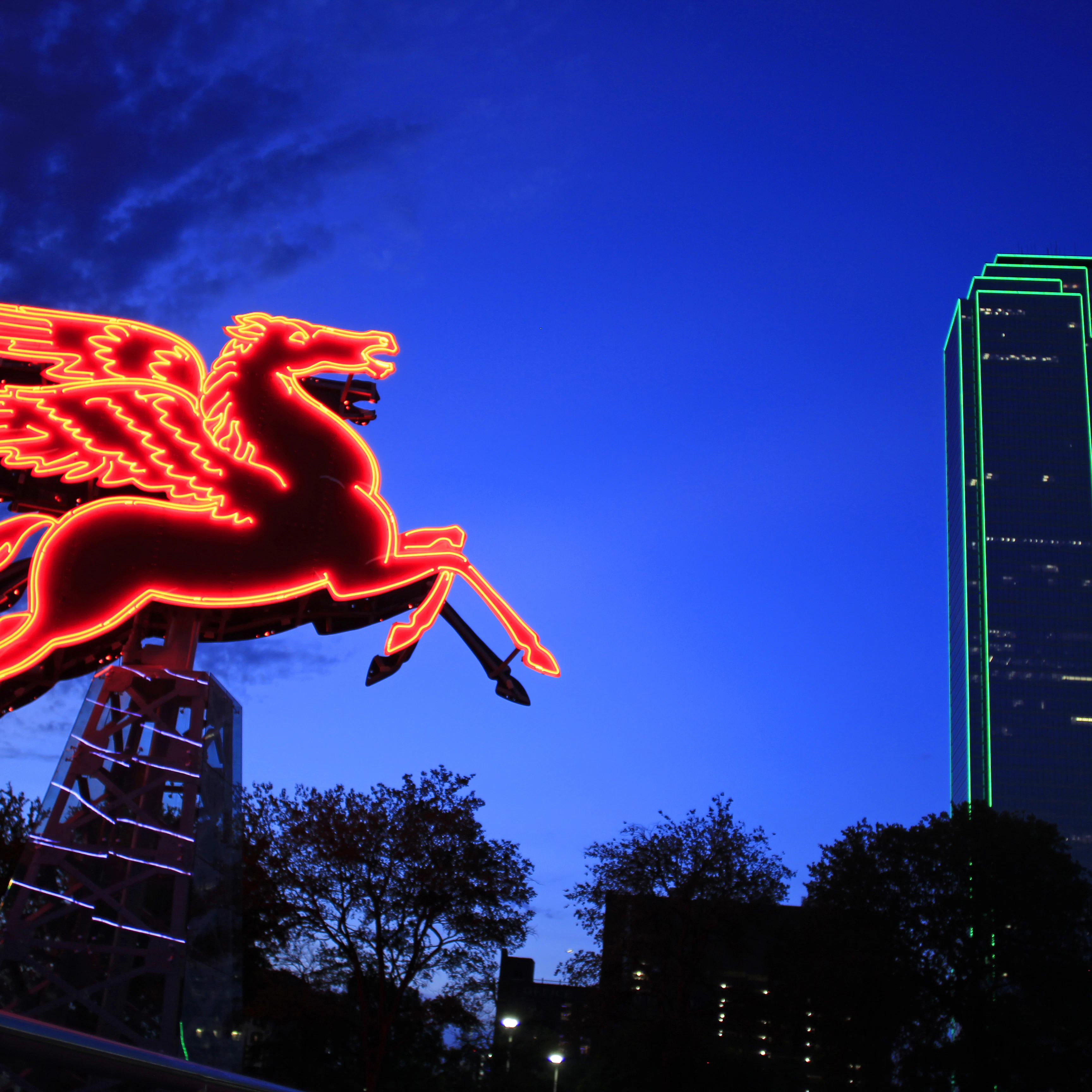 2016: The Pegasus built in 1934 and seen on top of the Magnolia Building was taken down in 1999. Now it has been restored and placed in front of the Omni Hotel.