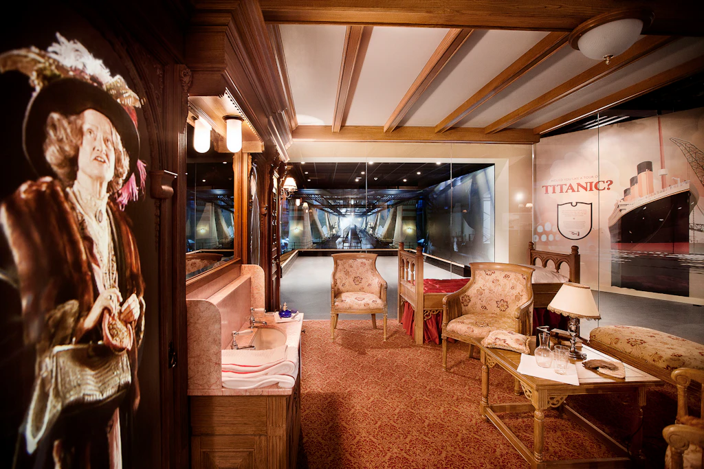The Titanic Experience - First Class Cabin in The Fit Out Gallery.jpg The Titanic Experience - First Class Cabin in The Fit Out Gallery.jpg
