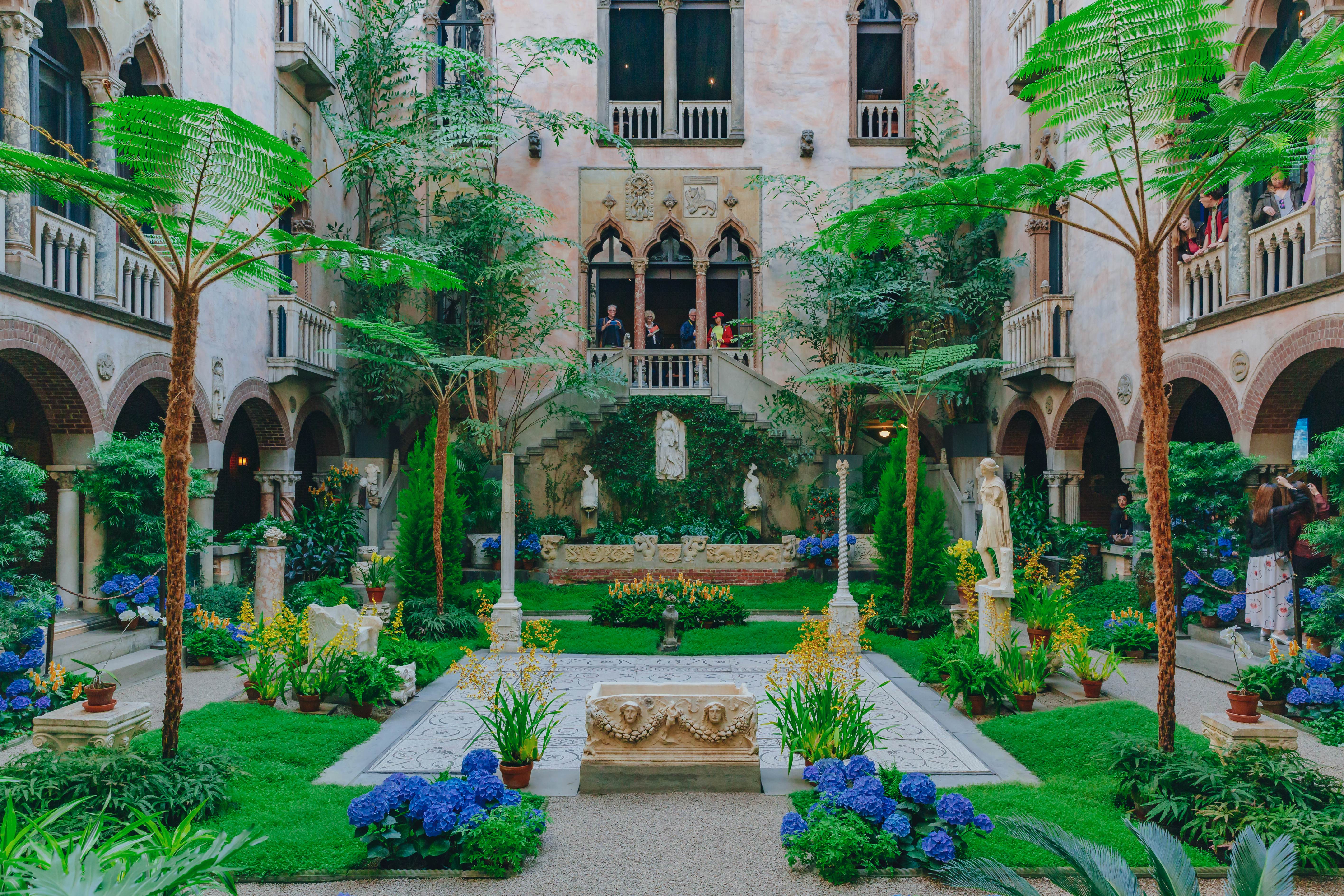 20 unique museums around the world you can't miss - Lonely Planet : An incredible photo showing a gorgeous landscape. Its colors are vibrant and mix perfectly. The layout is wonderful, and its features are extremely clear.