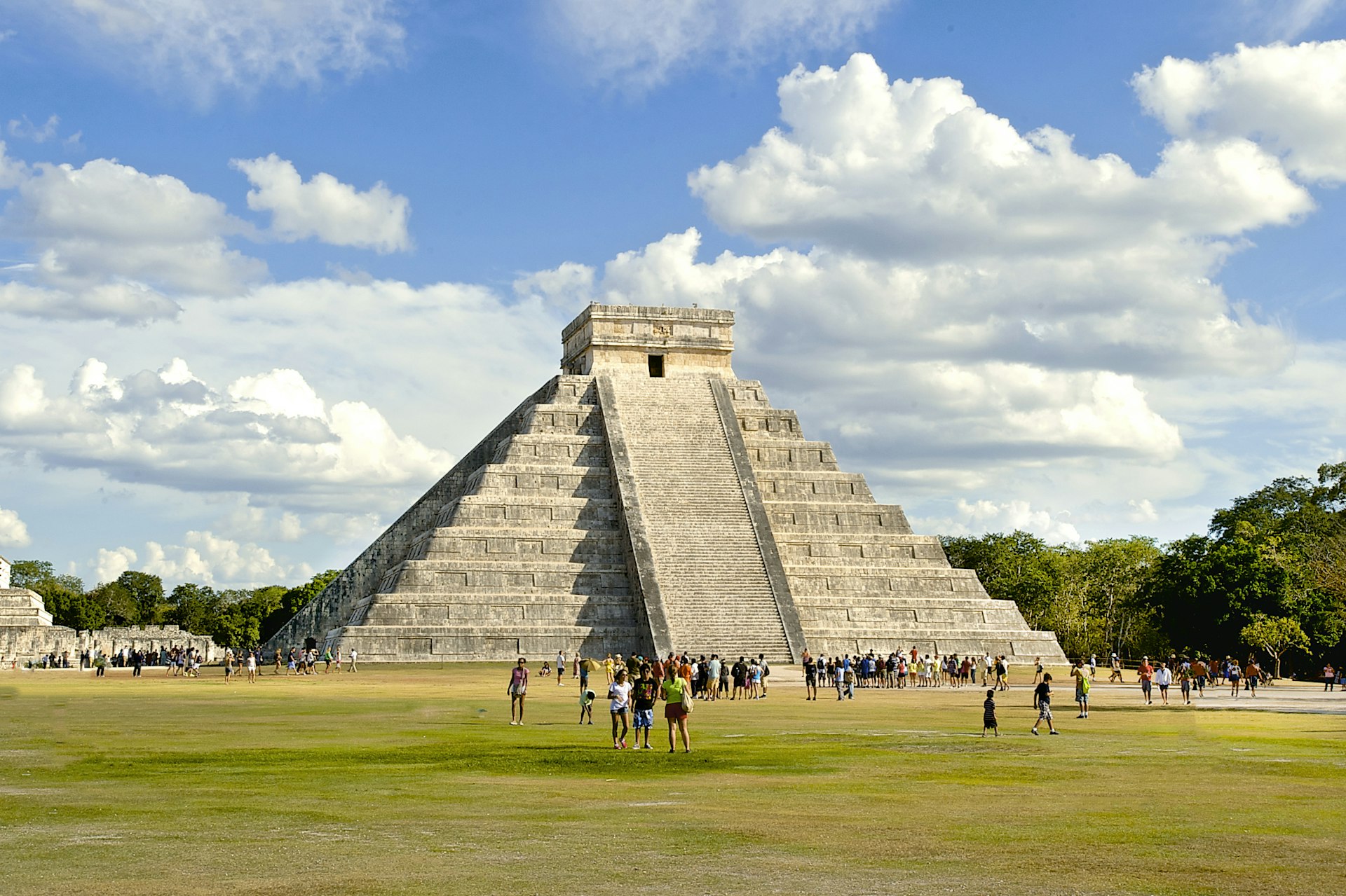 Mayan ruin of the Temple of Kukulcan at Chichén Itzá, Mexico