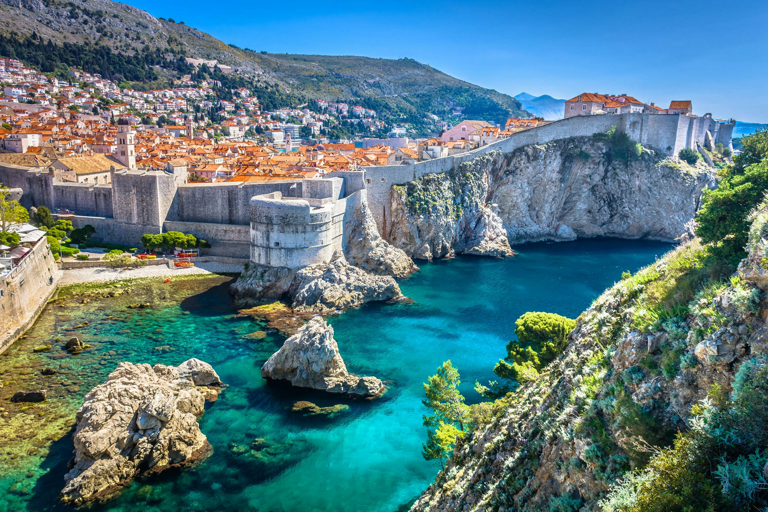 Walls of Dubrovnik architecture • Dubrovnik fortress