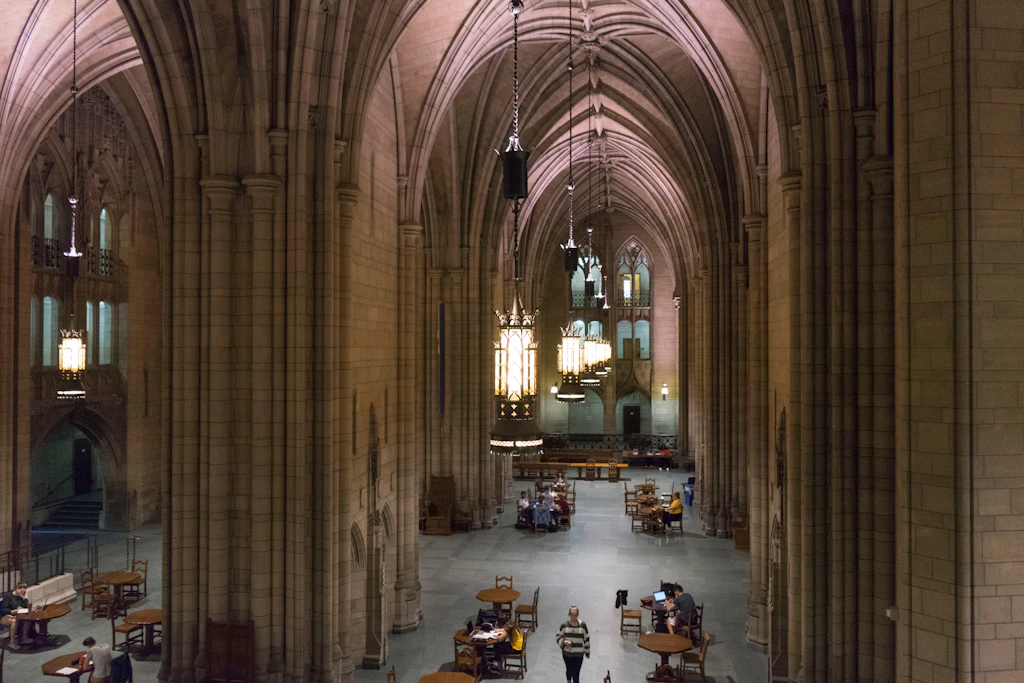 Cathedral of Learning, Pittsburgh Interior of Cathedral of Learning with students