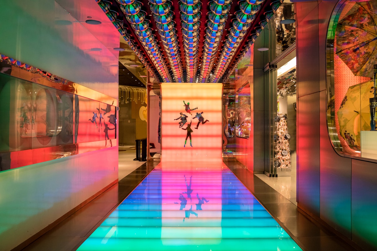 Mirage Romance | Scissor Mall