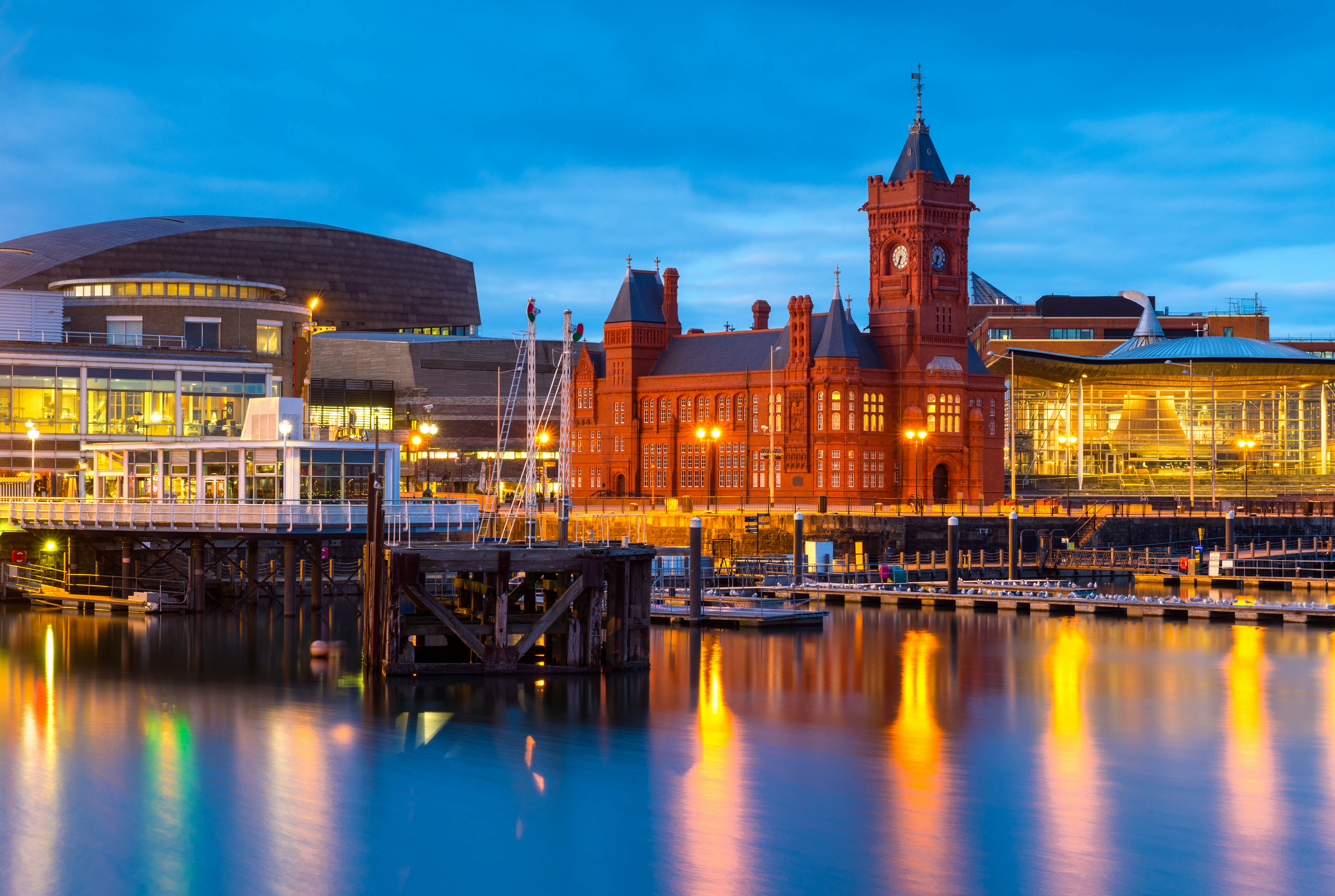 best places to visit in cardiff at night