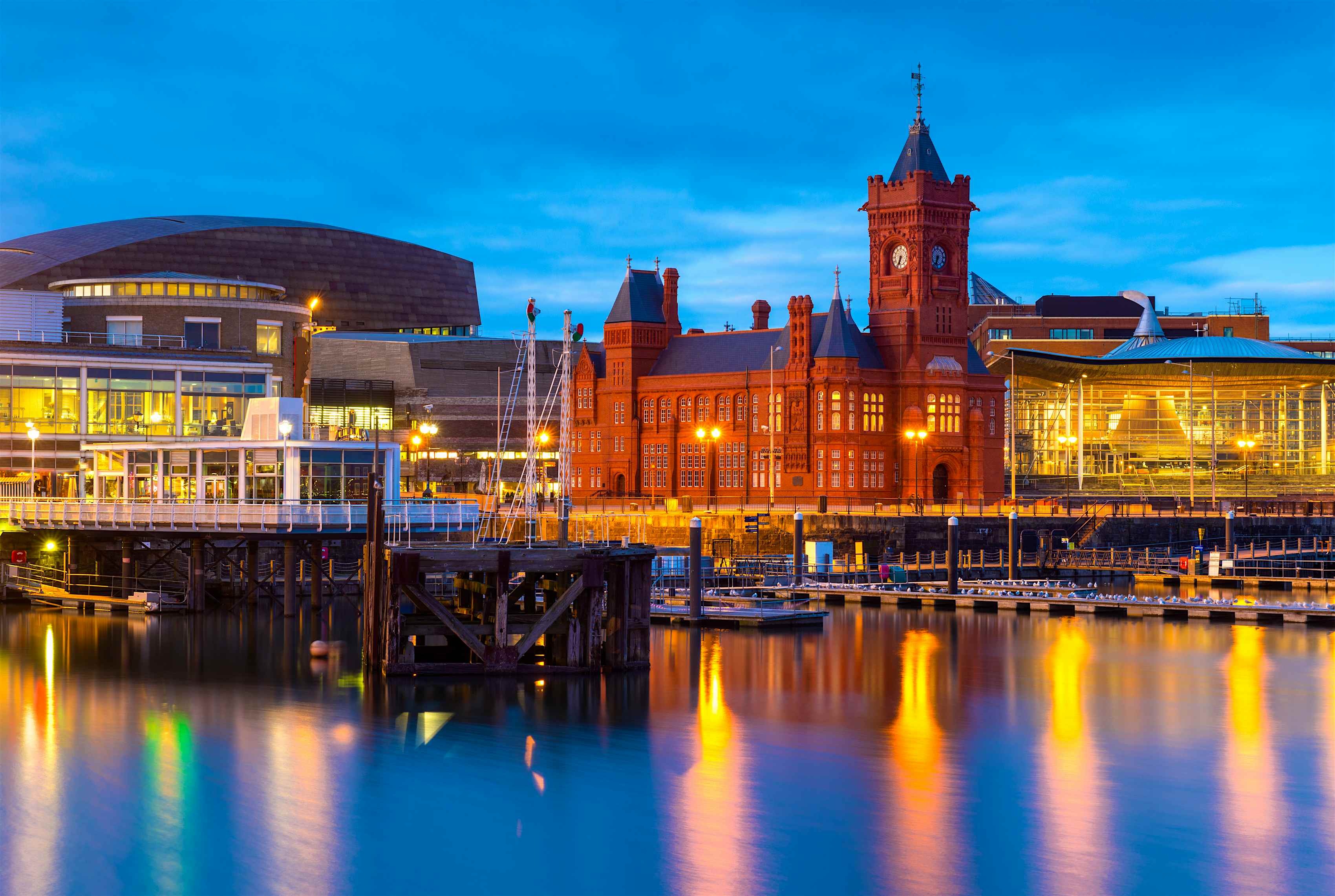 cardiff places to visit at night
