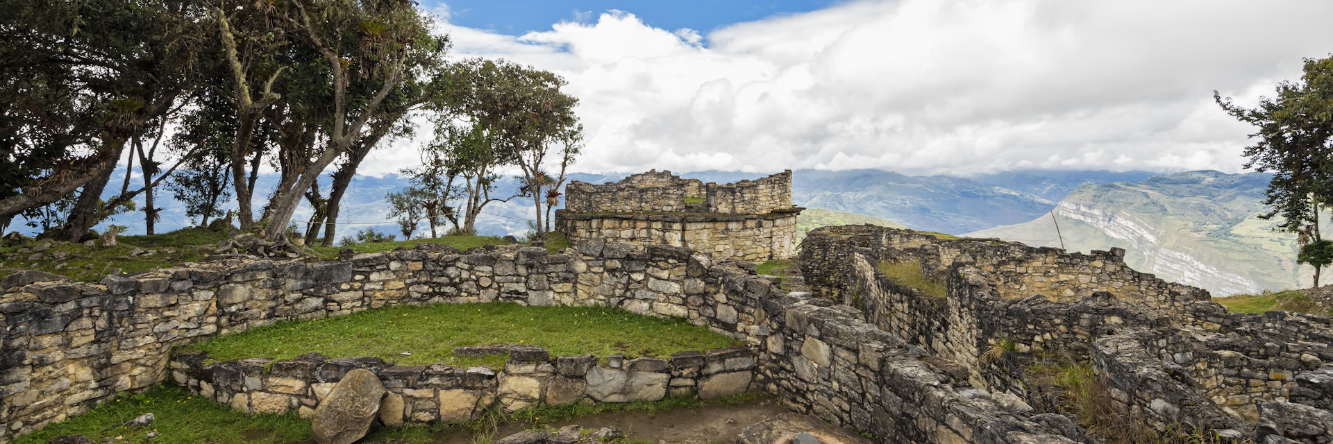 The stone ruins of the Fortaleza de Kuelap.