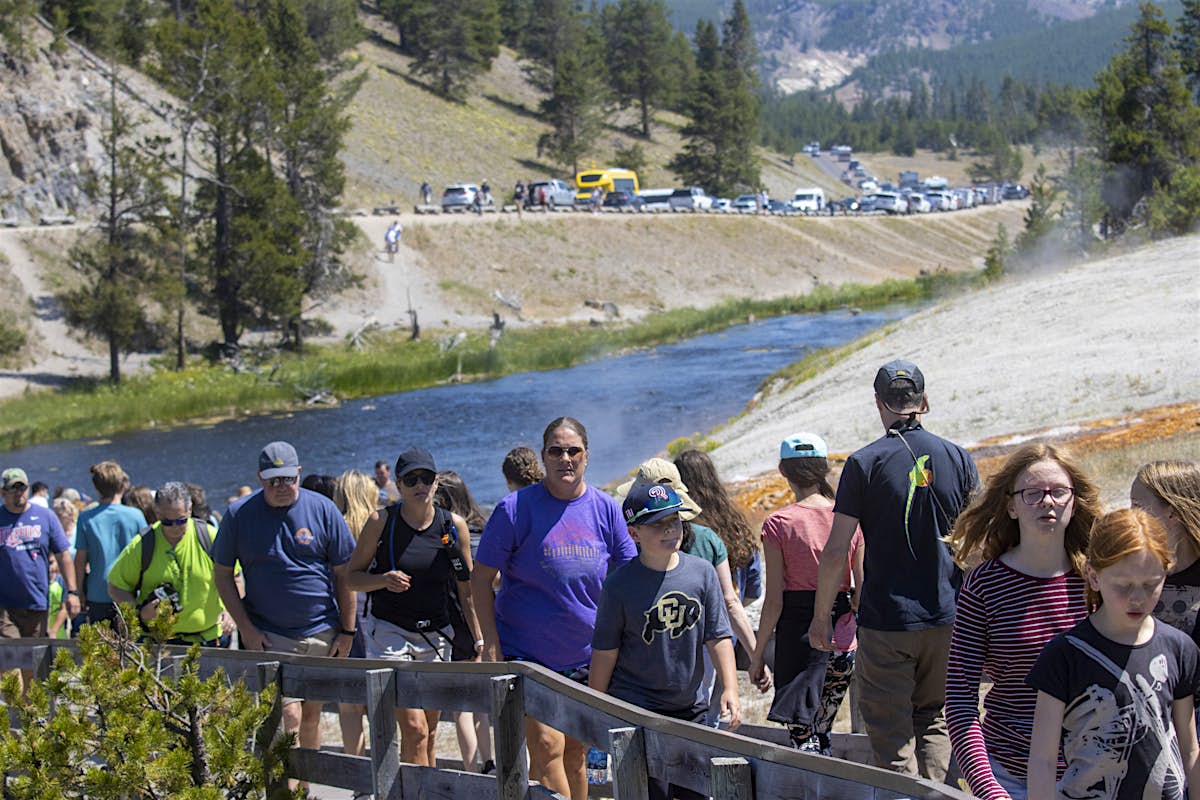 Congress stepping in to curb overcrowding at USA national parks
