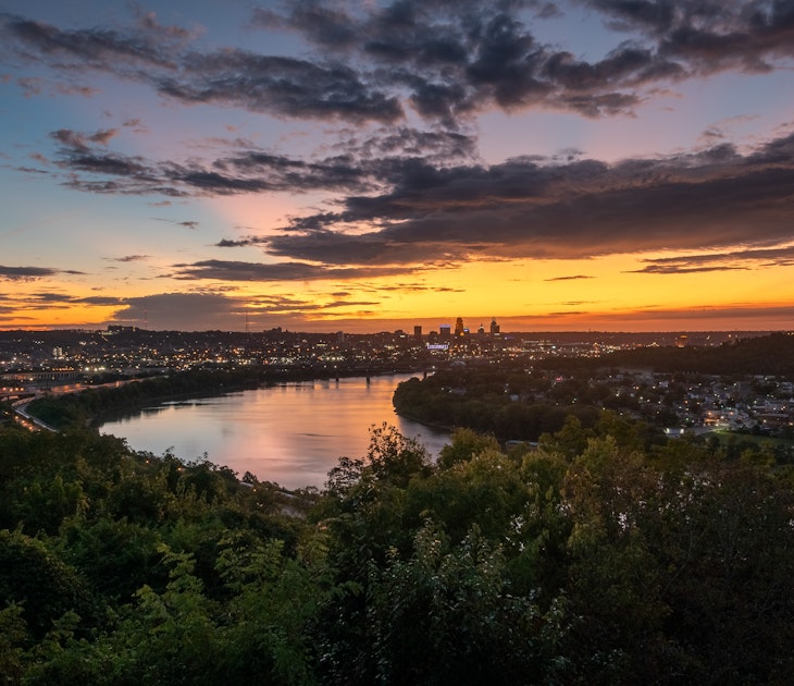 Picture-perfect views of the Cincinnati skyline and the Ohio River from Eden Park © M4Productions / Shutterstock